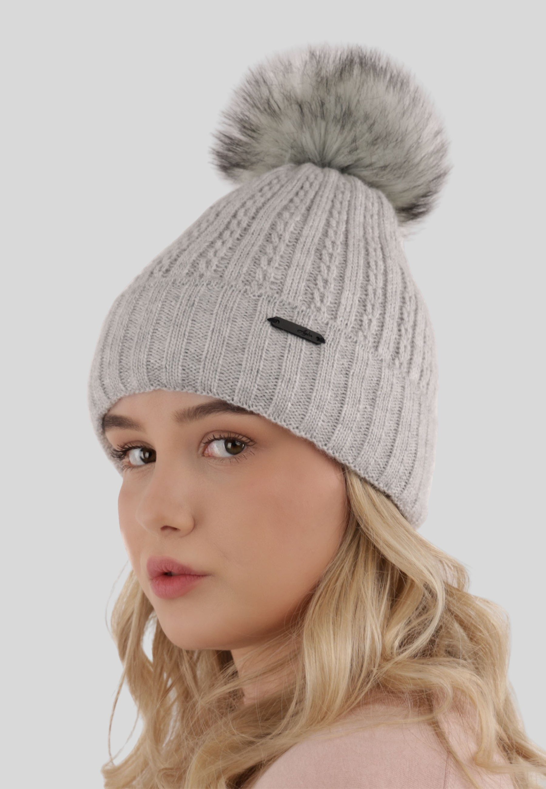 Diademita Beanie Damen-Wintermütze – Karizma mit Bommel (Set)