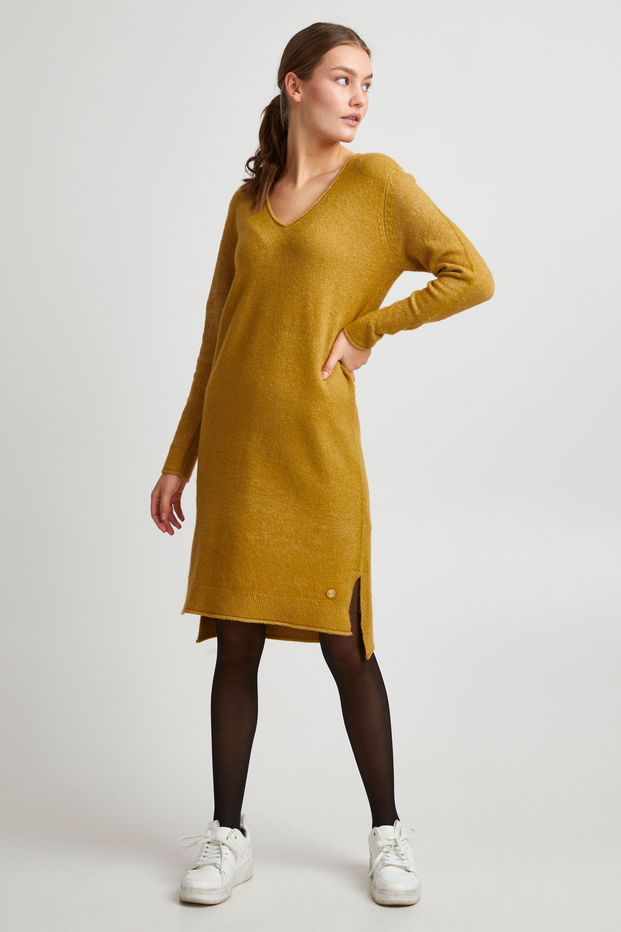 OXMO Strickkleid OXIda Feinstrickkleid mit V-Ausschnitt günstig online kaufen