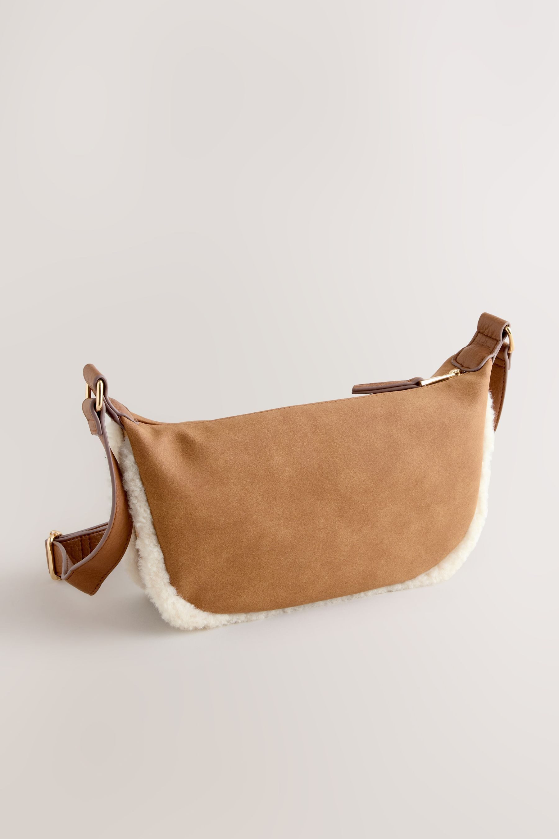 Next Umhängetasche Schultertasche aus Polyurethan und Teddyfell (1-tlg)