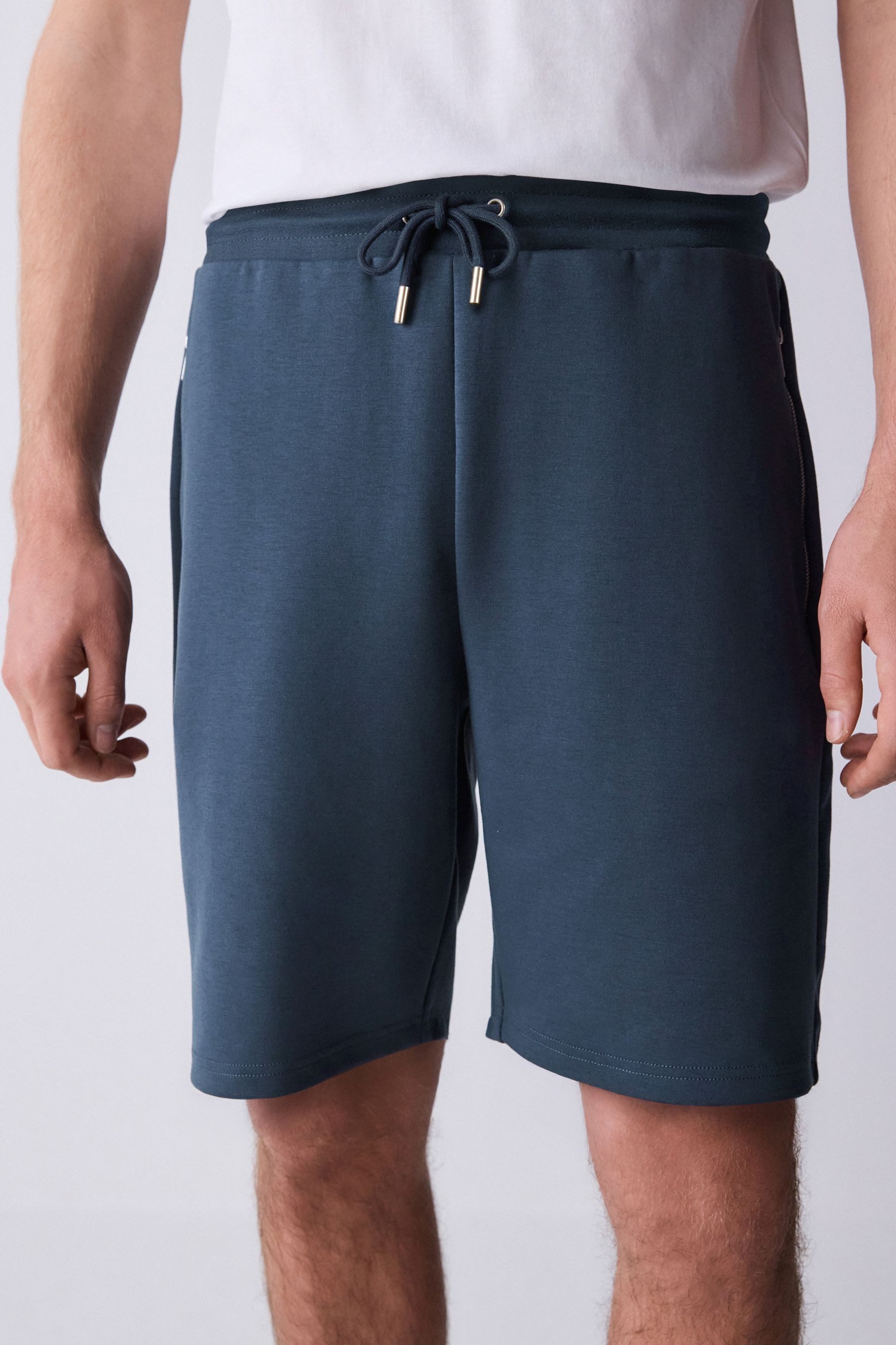 Next Sweatshorts Straight Fit Jersey-Shorts, Reißverschlusstasche (1-tlg) – Bild 4 von 5
