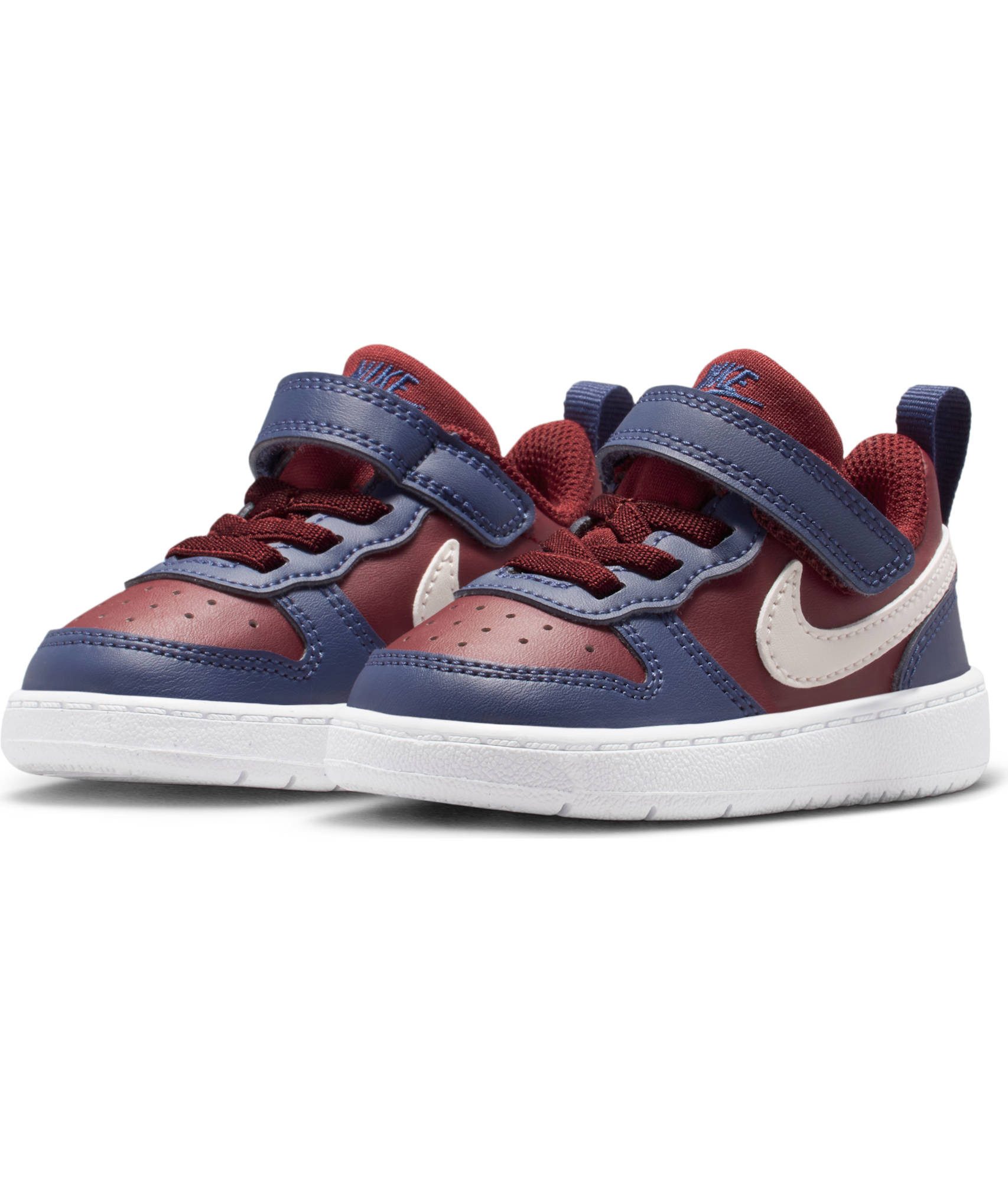 Nike Sportswear Court Borough Low Recraft (TD) Sneaker Design auf den Spuren des Air Force 1