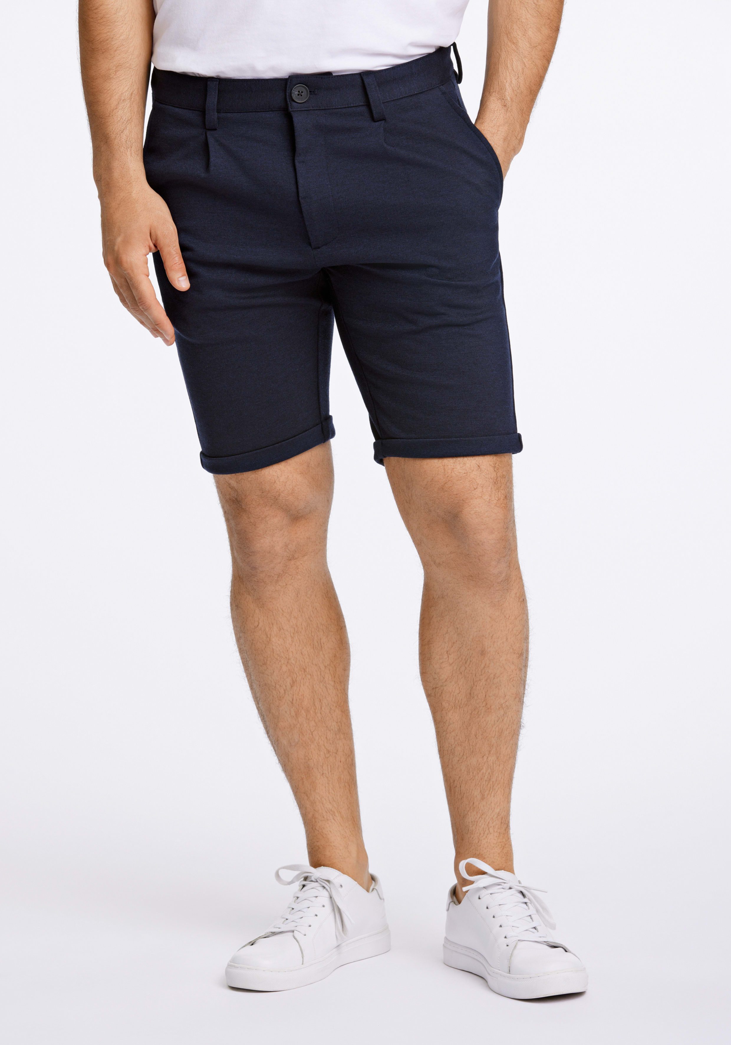 LINDBERGH Chinoshorts im Slim Fit und mit Viskose und Stretch