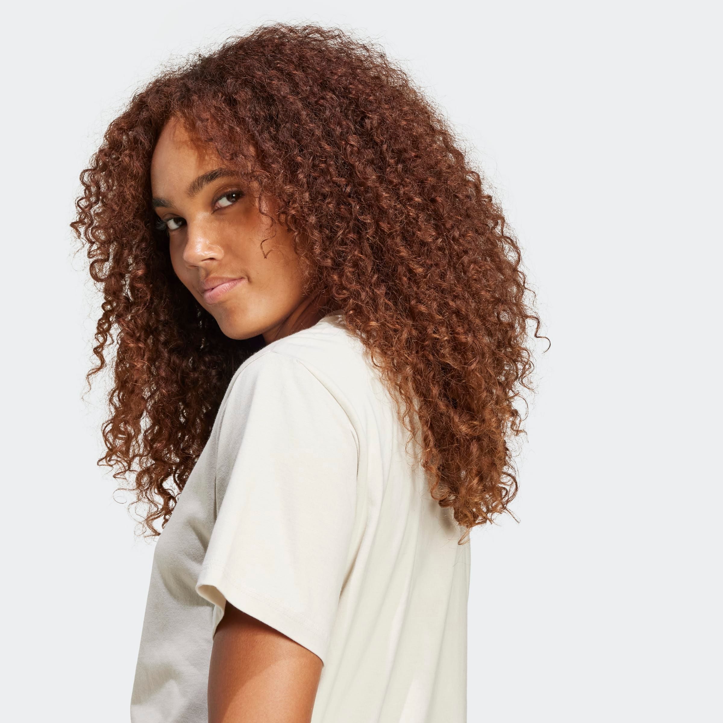 adidas Sportswear T-Shirt ESSENTIALS BAUMWOLL-, KLEINES LOGO mit kleinem 3-Streifen Logo auf der Brust, ohne Verschluss – Bild 5 von 5