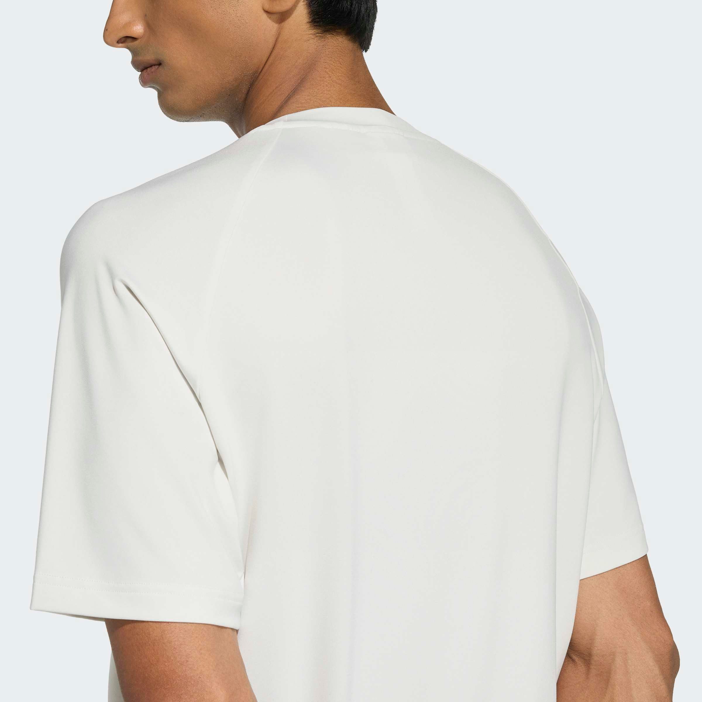 adidas Originals T-Shirt TECH TREFOIL ESSENTIALS POLYESTER sportlicher Stil, ohne Verschluss, aus Polyester – Bild 4 von 5