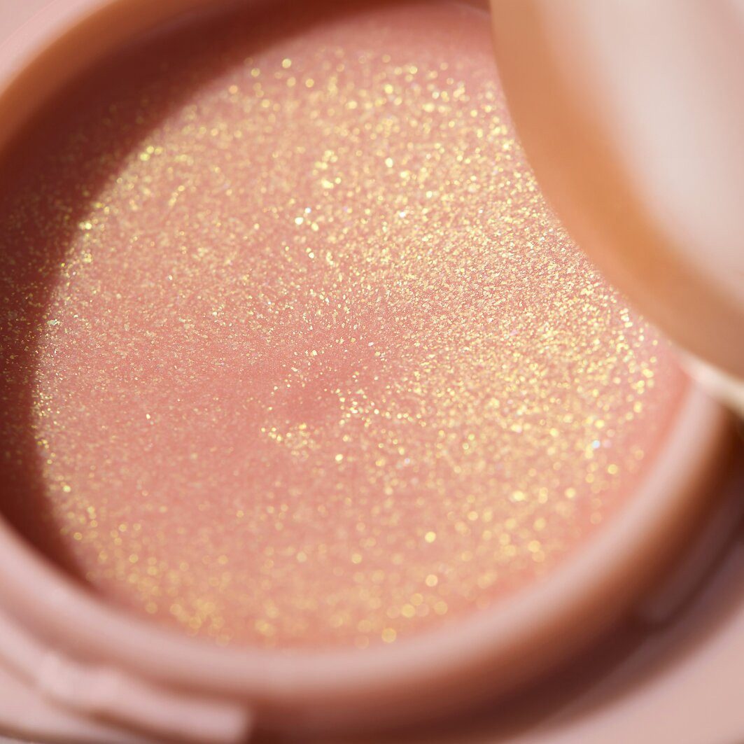 Catrice Lippenbalsam KISS & GLOW Shimmer Lip Balm, 4-tlg., Goldene Schimmerpartikel für strahlende, gepflegte Lippen.
