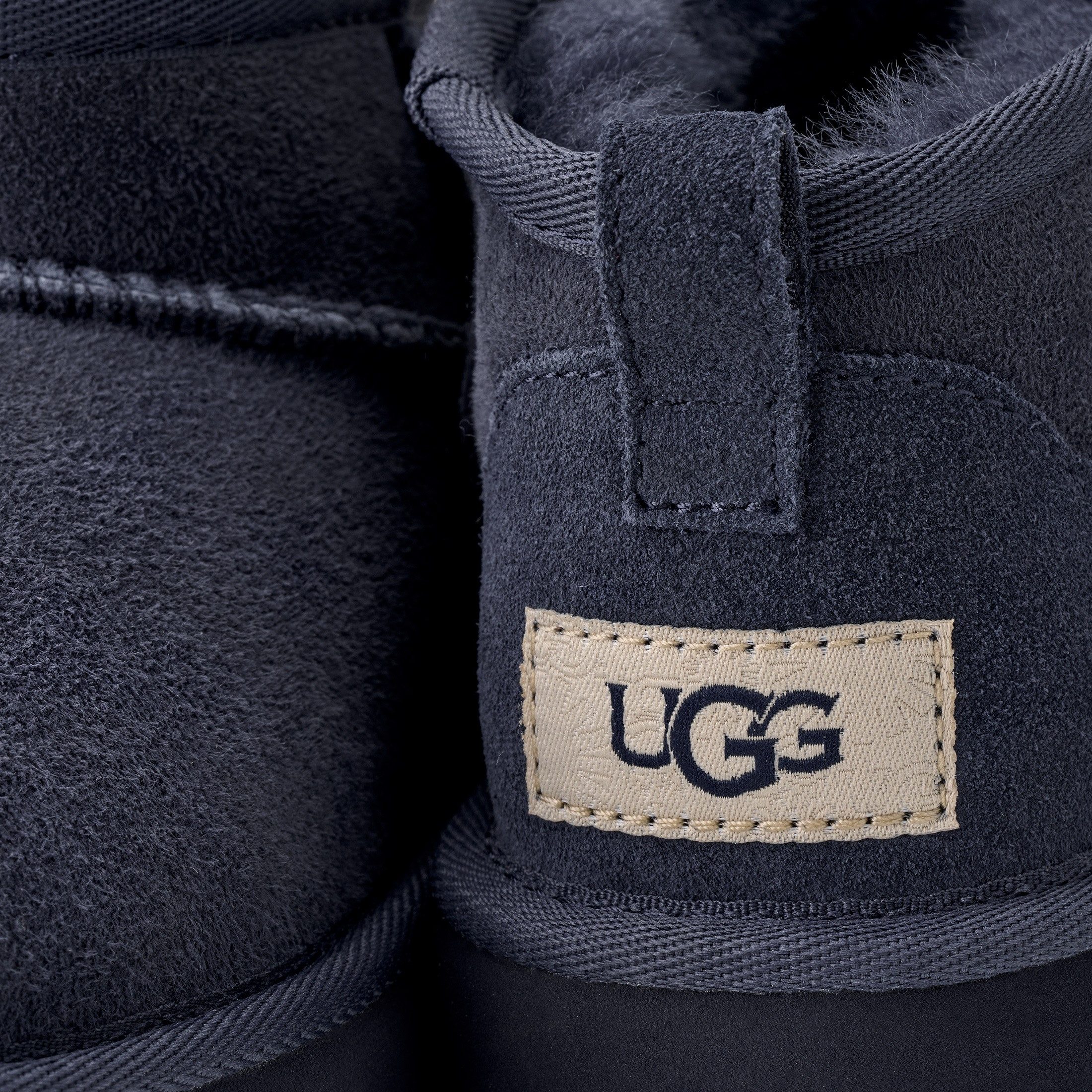 UGG Classic Ultra Mini Winterboots, Schlupfstiefel, Winterstiefel, Boots mit Lammfellfutter