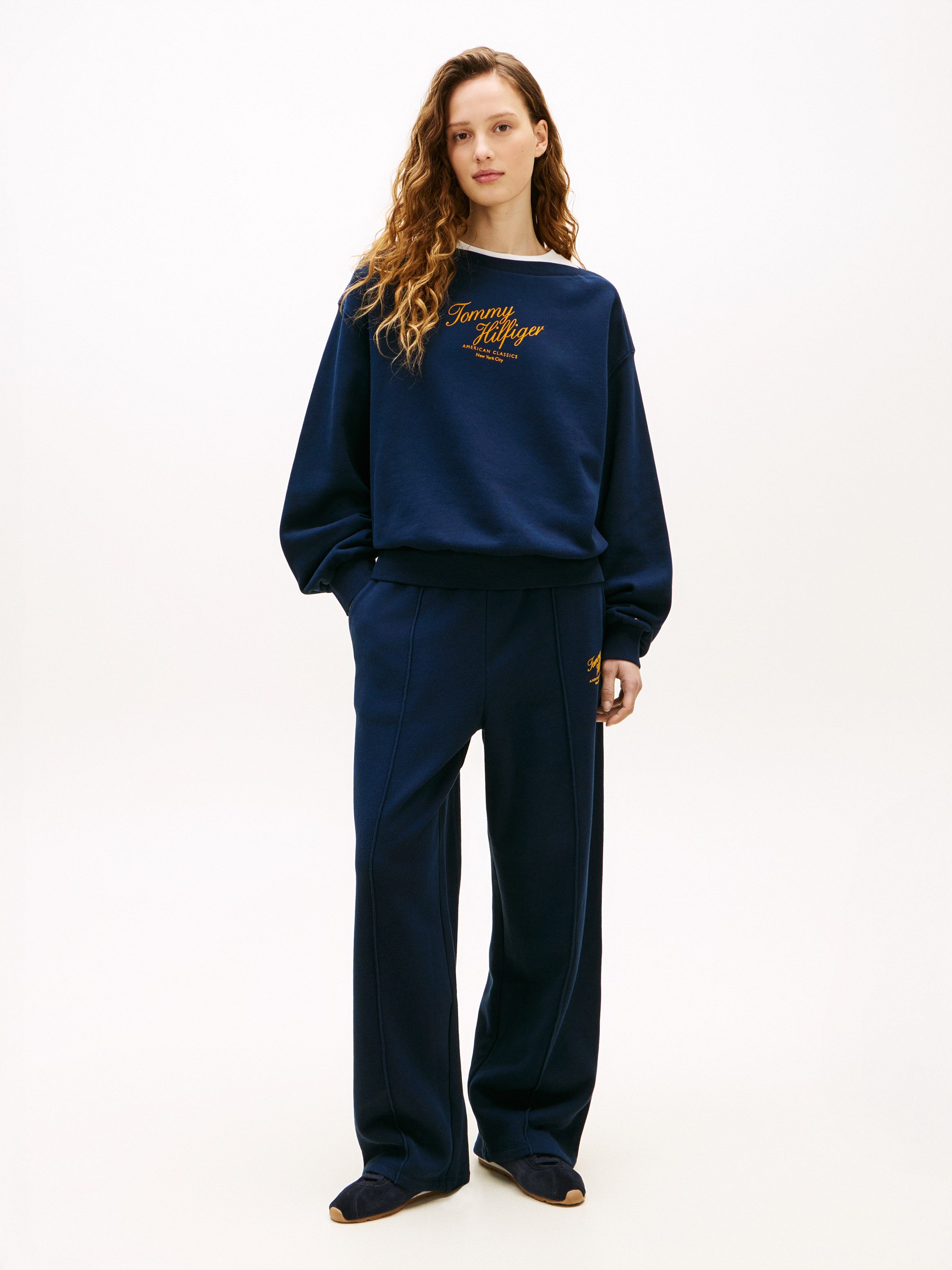 Tommy Hilfiger Sweatshirt MODERN SCRIPT TERRY SWEATSHIRT mit Tommy Hilfiger-Branding