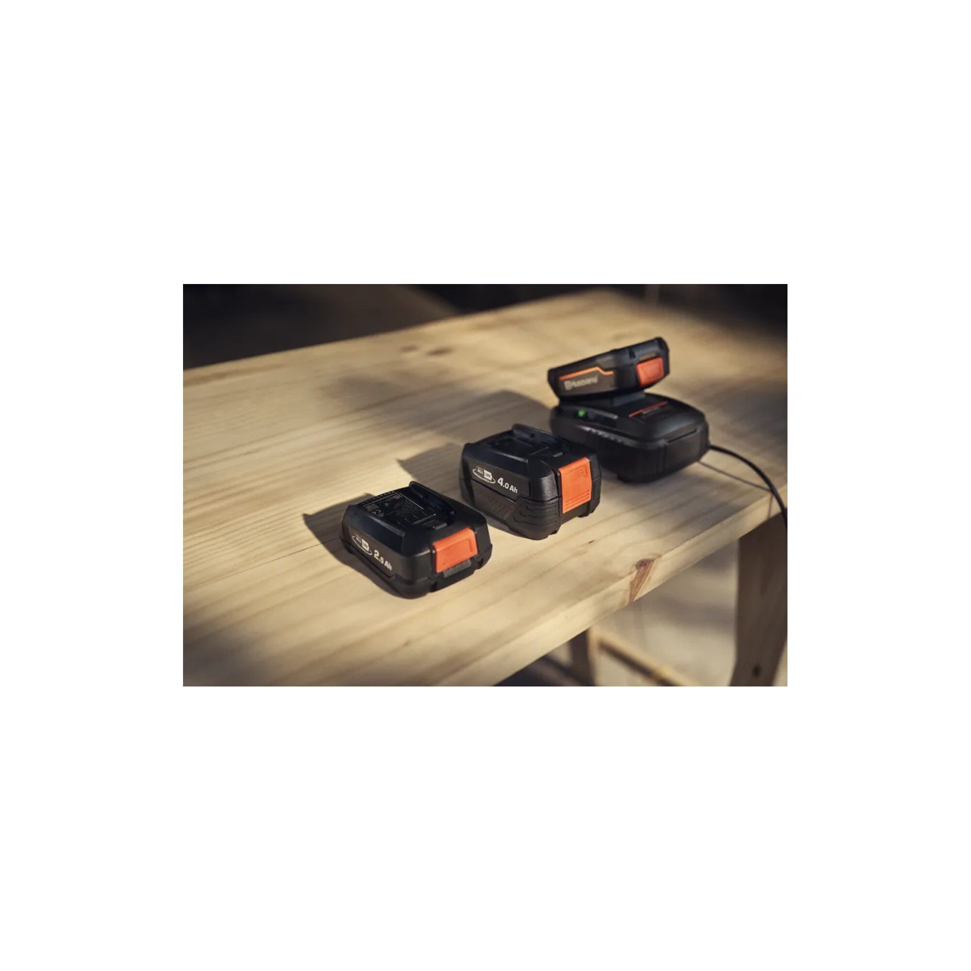 Husqvarna Husqvarna Akkuladegerät P4A 18-C70 Universal-Ladegerät