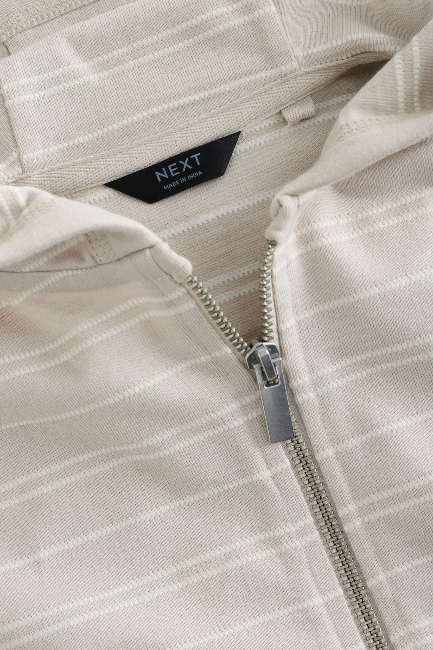 Next Hoodie Reißverschluss-Kapuzenjacke mit Grafik (1-tlg)