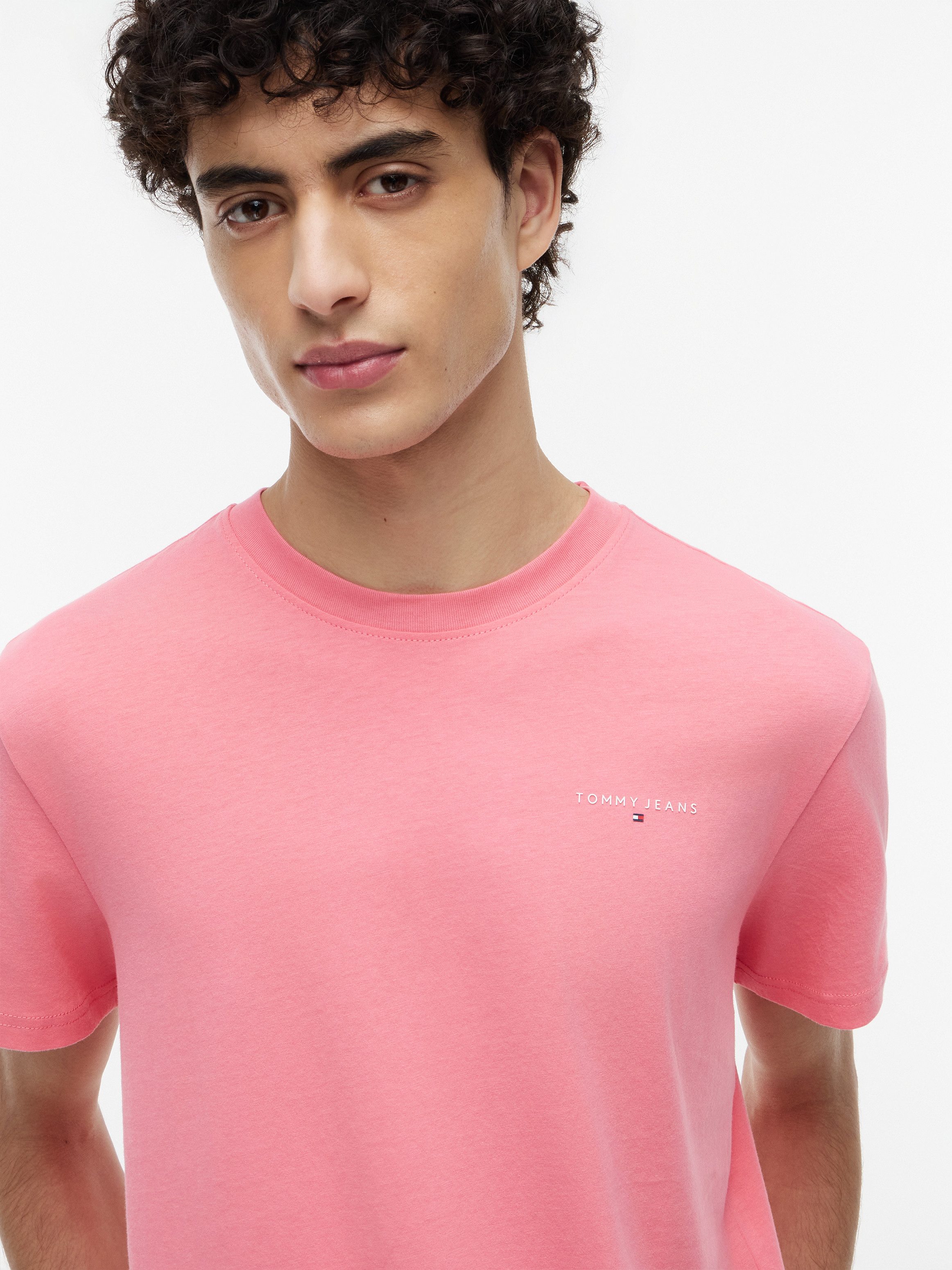 Tommy Jeans T-Shirt TJM SLIM LINEAR CHEST TEE EXT Mit Rundhalsausschnitt – Bild 3 von 5