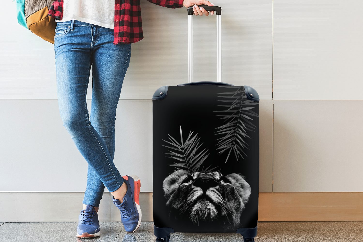 Handgepäckkoffer Hintergrund - schaut mit Trolley, rollen, Reisekoffer 4 Tiger und auf Ferien, steht MuchoWow Reisetasche für Rollen, Handgepäck vor schwarz, schwarzen einem