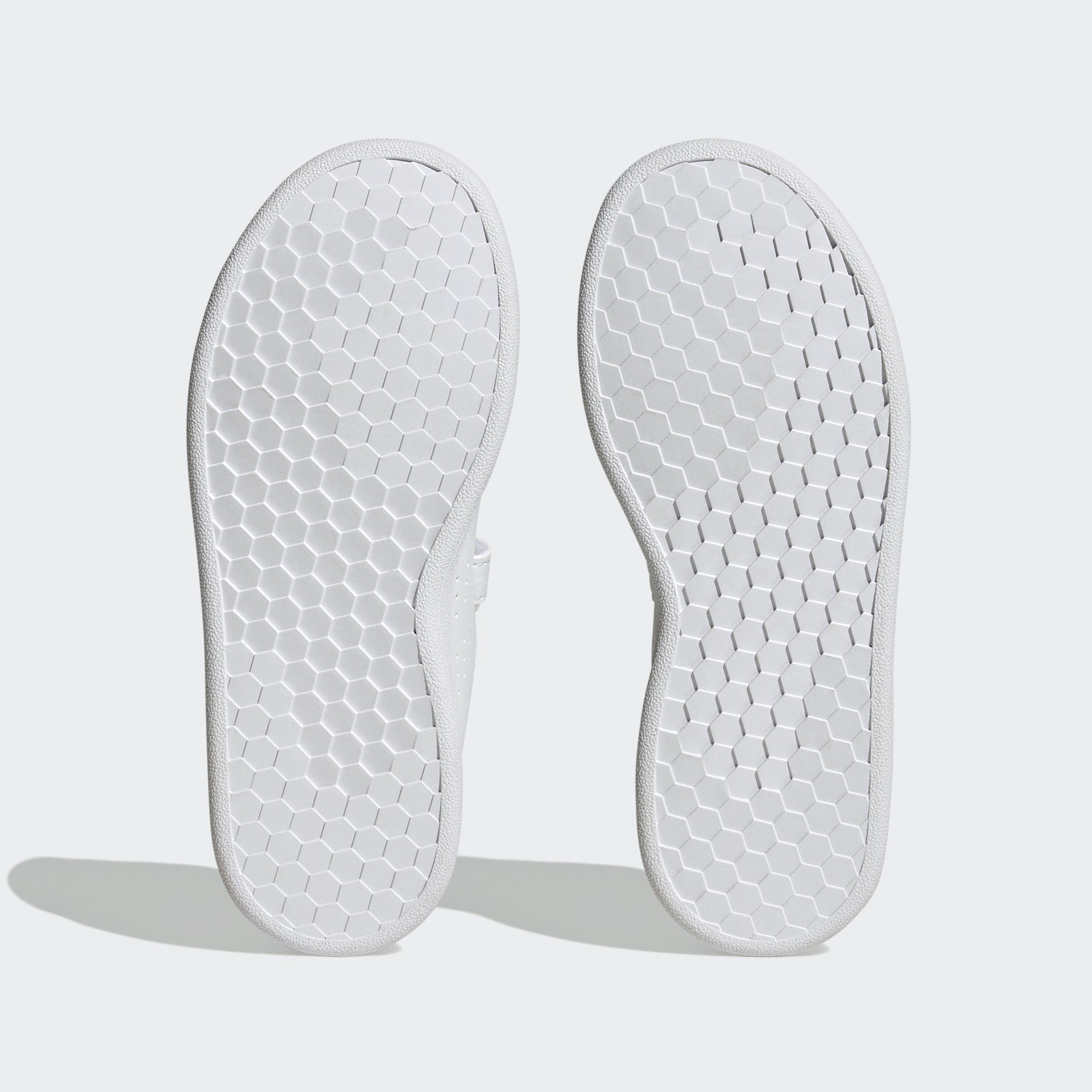 White HOOK-AND-LOOP / LIFESTYLE ADVANTAGE adidas White Cloud One Design Grey adidas / Sportswear auf Sneaker des COURT den Spuren Cloud Stan Smith