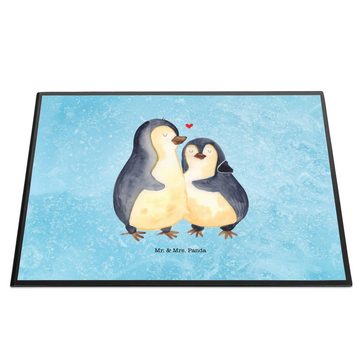 Mr. & Mrs. Panda Schreibtischunterlage Pinguin umarmen - Eisblau - Geschenk, Bürobedarf, glücklich, Liebe, H, (1 tlg)