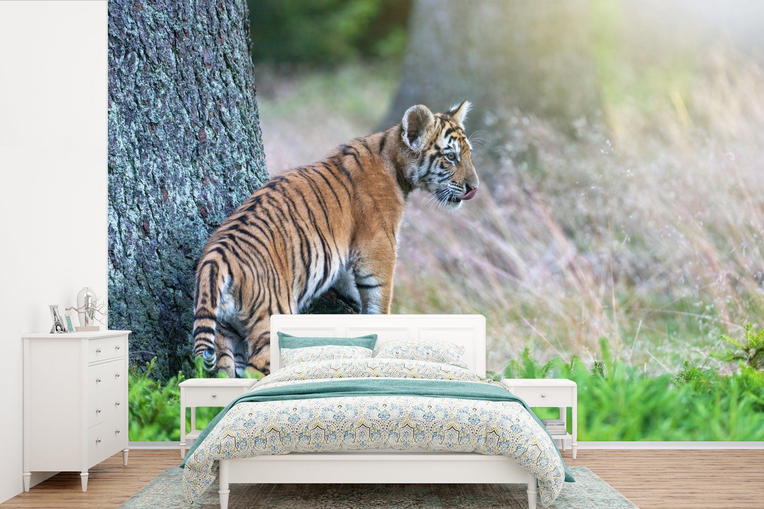 MuchoWow Fototapete Tigerjunges im Wald, Matt, bedruckt, (6 St), Wallpaper für Wohnzimmer, Schlafzimmer, Kinderzimmer, Vinyl Tapete