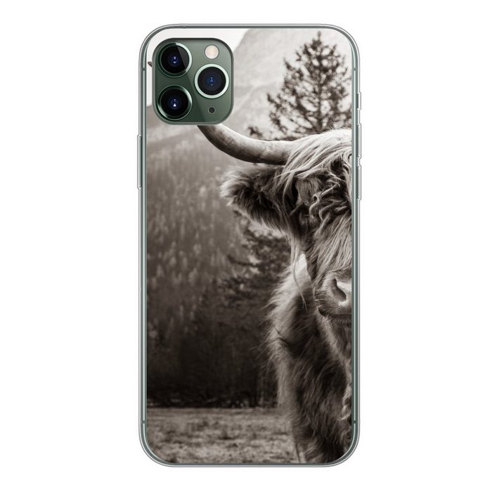MuchoWow Handyhülle Scottish Highlander - Stier - Schwarz - Weiß Handyhülle Apple iPhone 11 Pro Max Smartphone-Bumper Print Handy