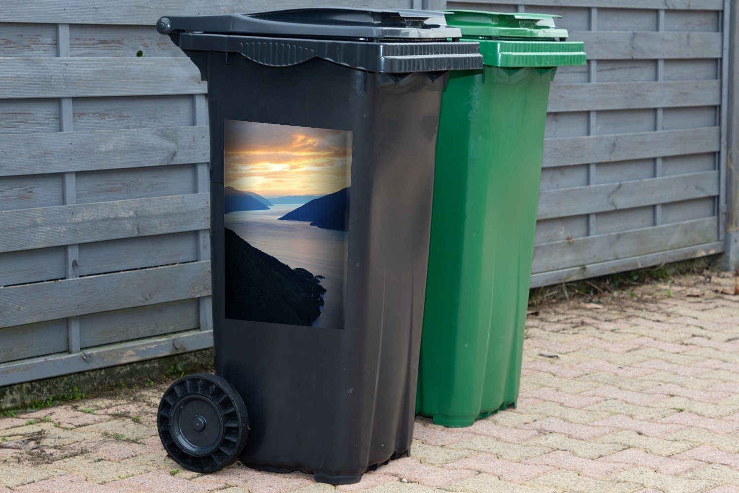 MuchoWow (1 Fjorde Mülltonne, Mülleimer-aufkleber, aus St), Abfalbehälter Sticker, Container, der Wandsticker Vogelperspektive Schottland in
