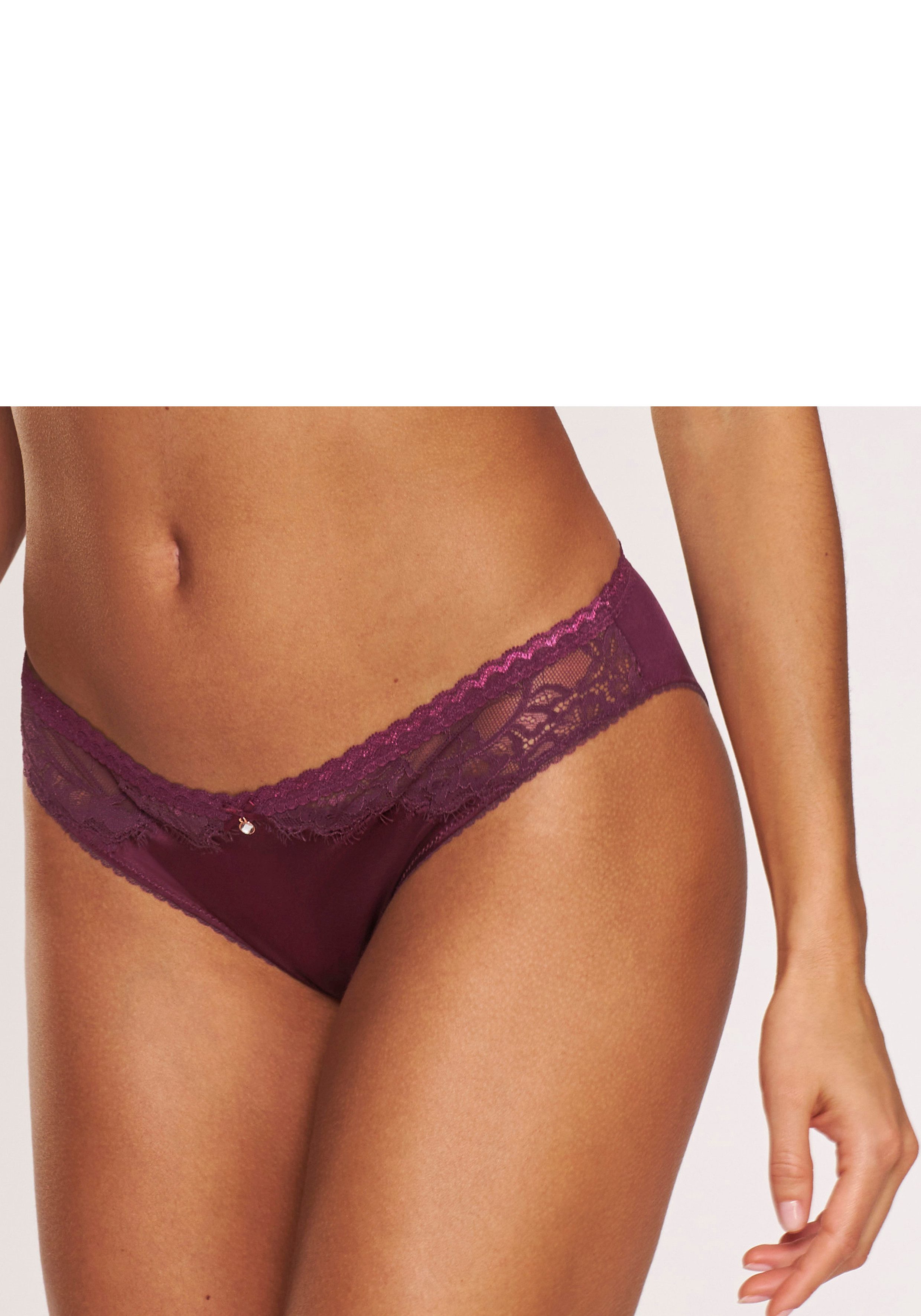 LASCANA Slip Alana mit hohem Seidenanteil und edler Spitze günstig online kaufen