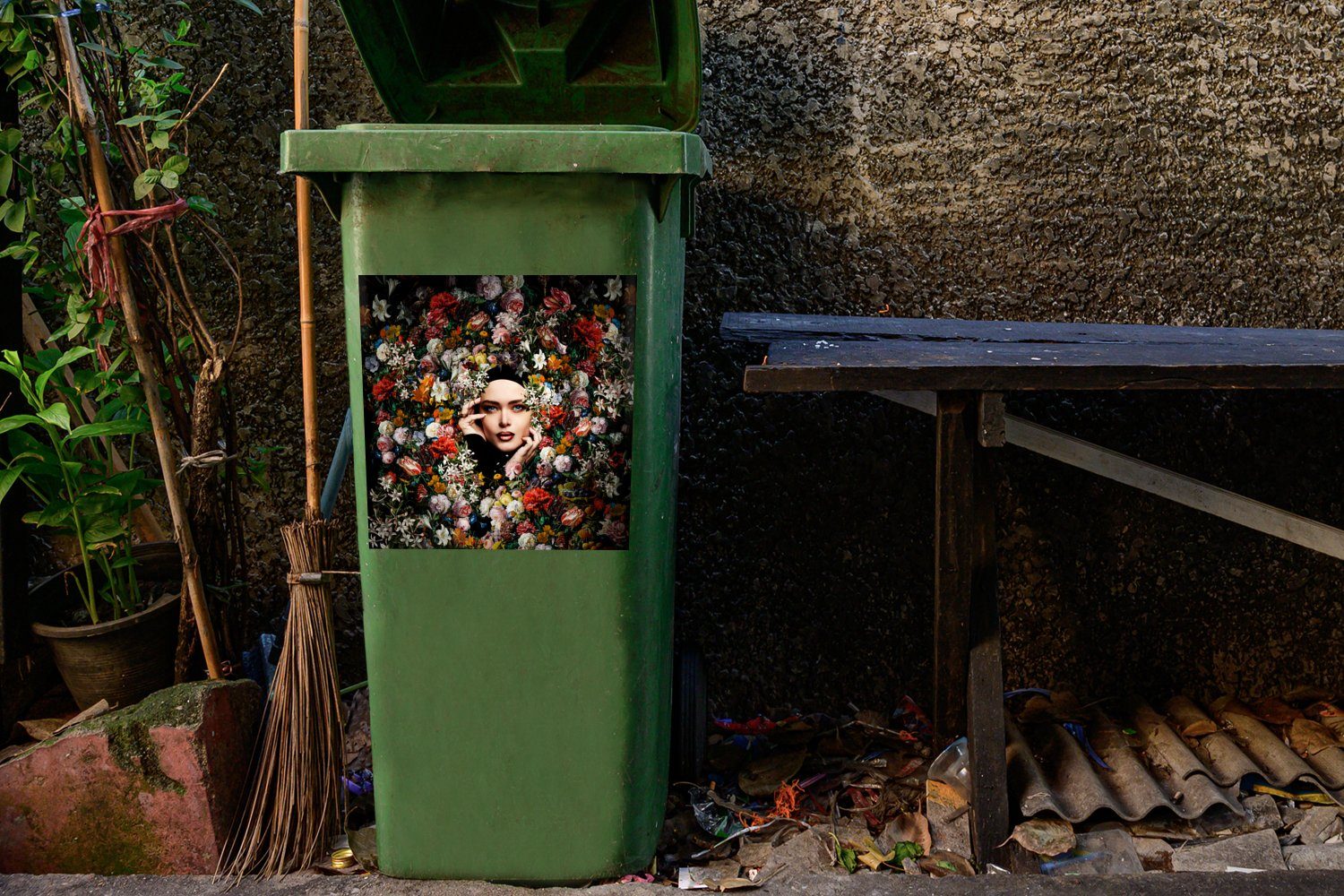 Porträt Botanisch Container, - Frauen Mülltonne, MuchoWow St), Sticker, Mülleimer-aufkleber, (1 - Blume - Abfalbehälter Wandsticker