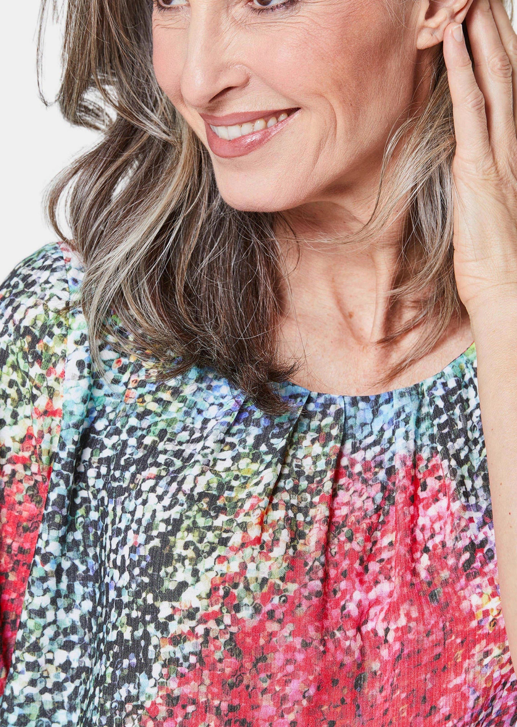 GOLDNER Druckbluse Farbbrillante Druckbluse mit liebevollen Details