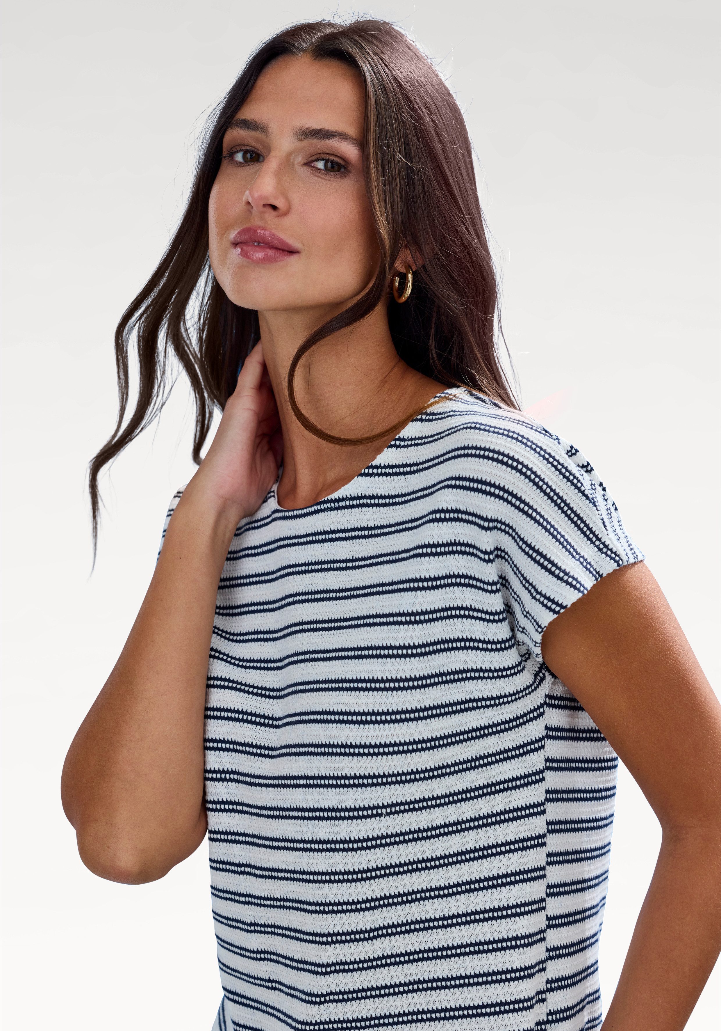 Vivance by Lascana Kurzarmshirt mit modischem Streifenmuster aus angenehmer Baumwoll-Strickqualität – Bild 3 von 5
