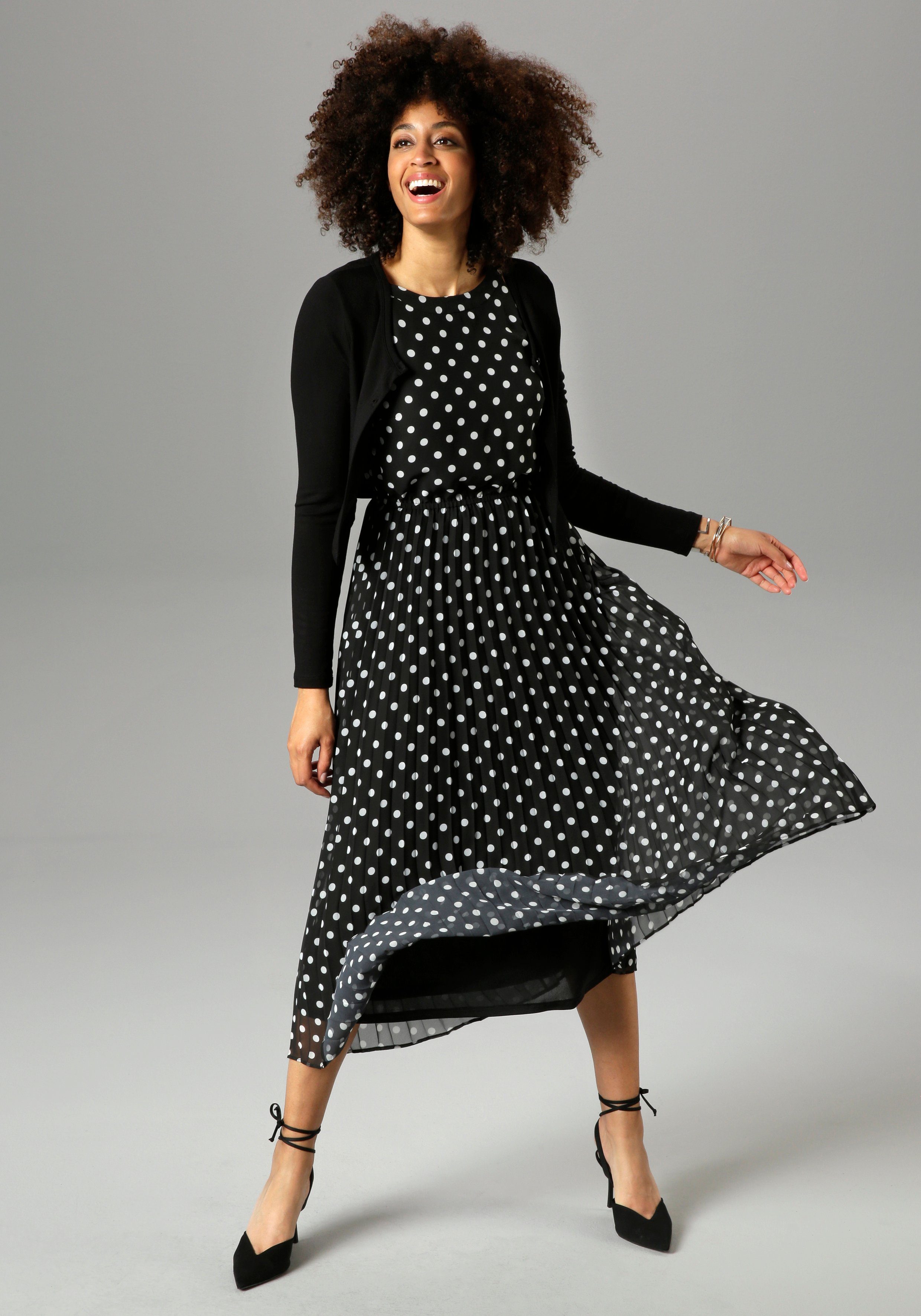 Aniston SELECTED Bolero mit 2 Knöpfen