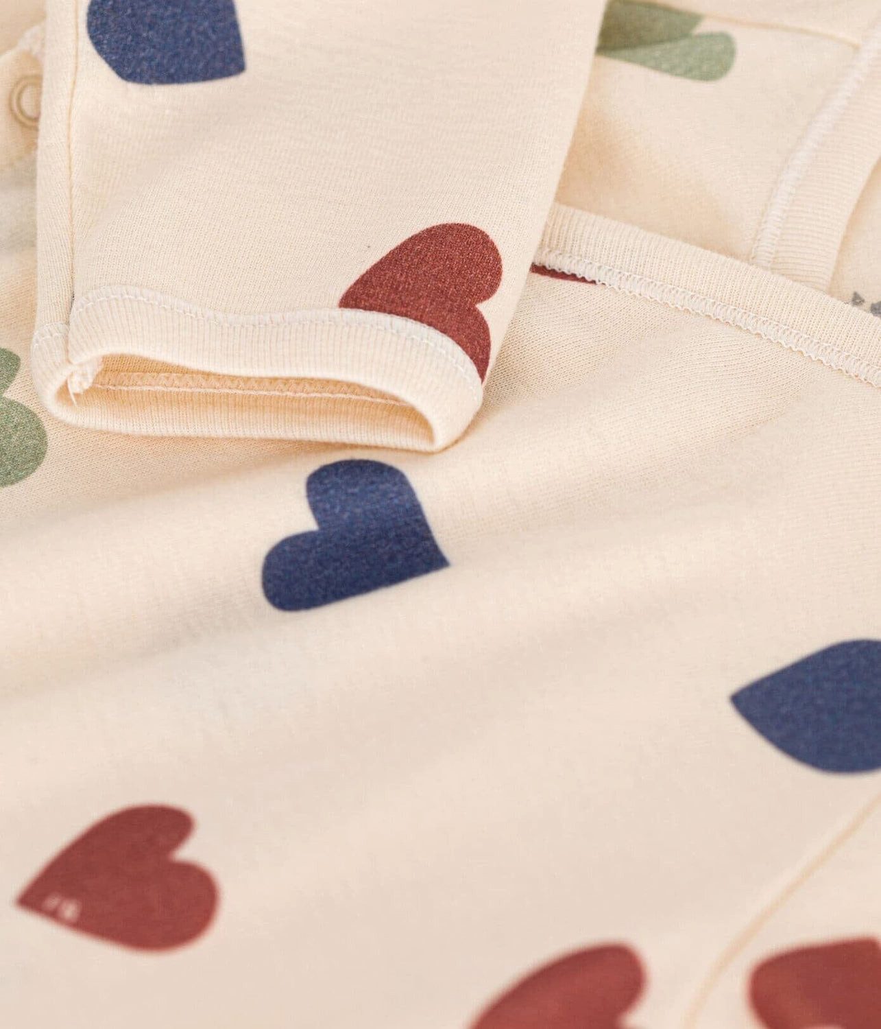 Petit Bateau Strampler Petit Bateau Strampler mit bunten Herzen