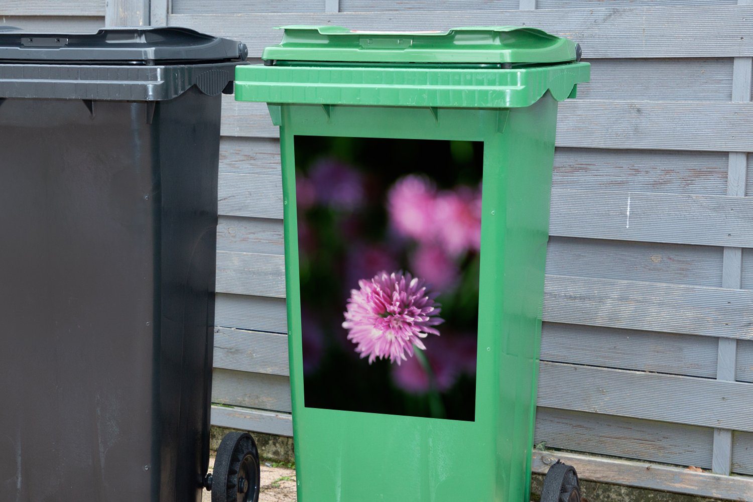 Container, MuchoWow (1 St), Wandsticker Schnittlauchgewächses Mülleimer-aufkleber, Blüte Abfalbehälter eines Mülltonne, Sticker,
