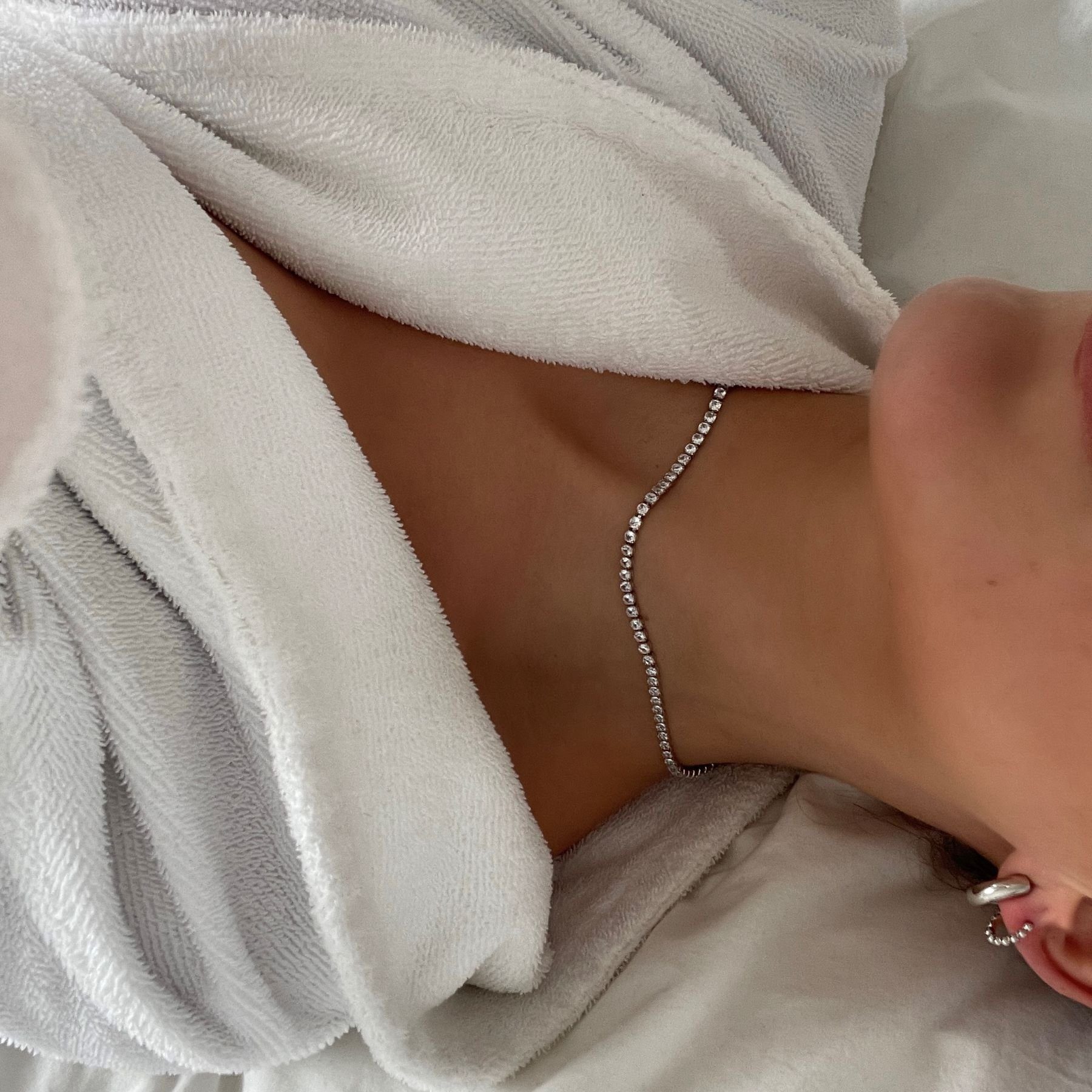Brandlinger Choker Halskette St. Moritz, Tenniskette eng anliegend, mit weißen Steinen, vergoldet