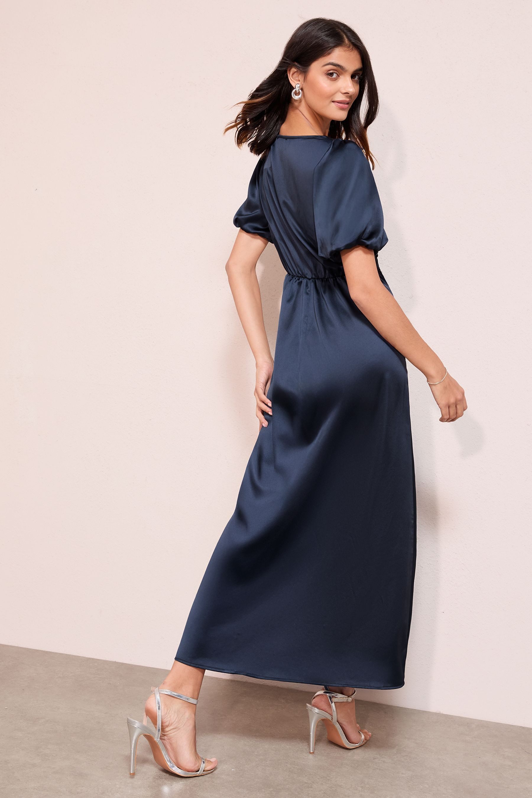 Friends Like These Midikleid Friends Like These Satin-Midikleid mit Spitze günstig online kaufen