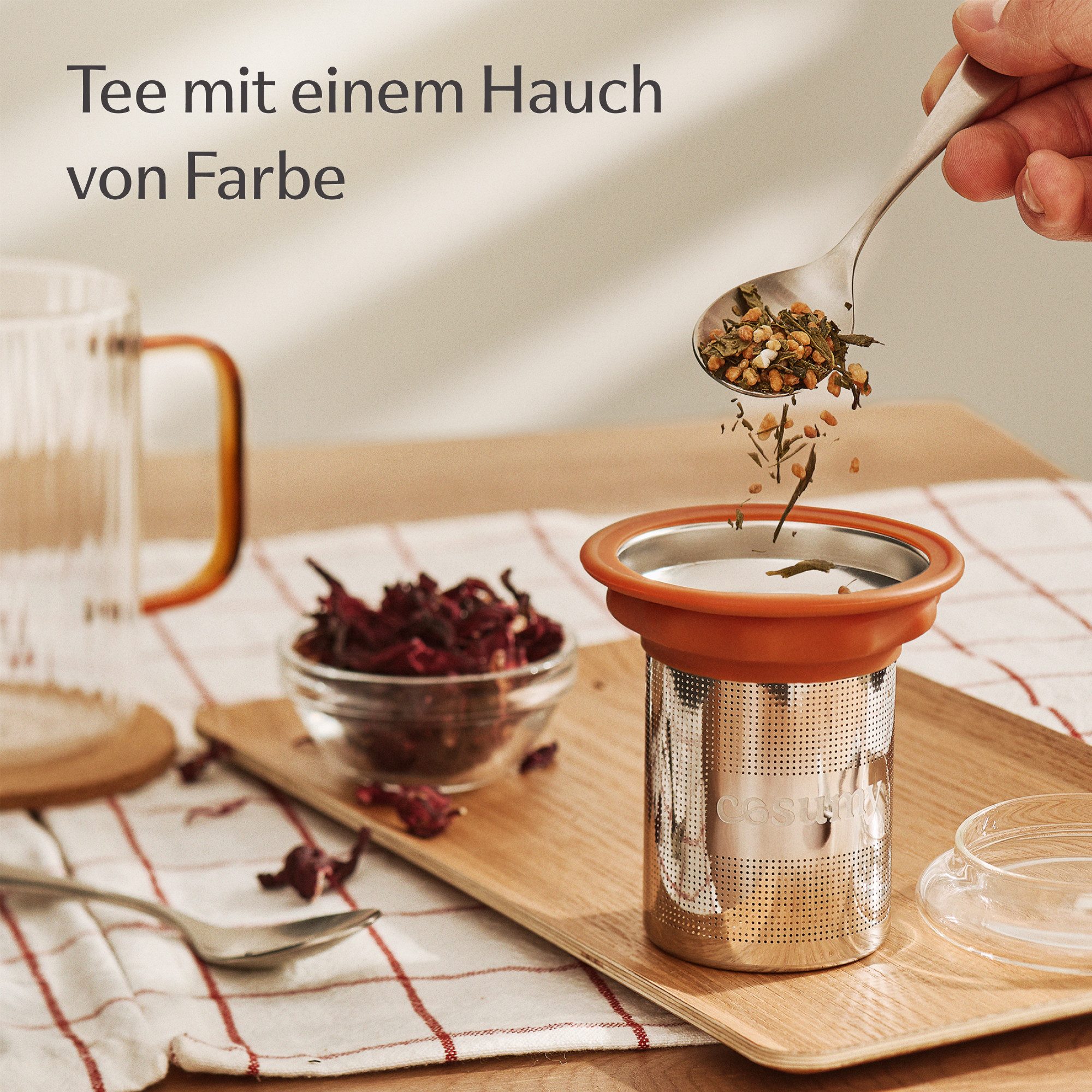 Cosumy Teeglas Teetasse mit Deckel und Sieb 450ml Orange, 1-tlg., Borosilikatglas, Edelstahl, Kork, Edelstahlfilter – Bild 5 von 5