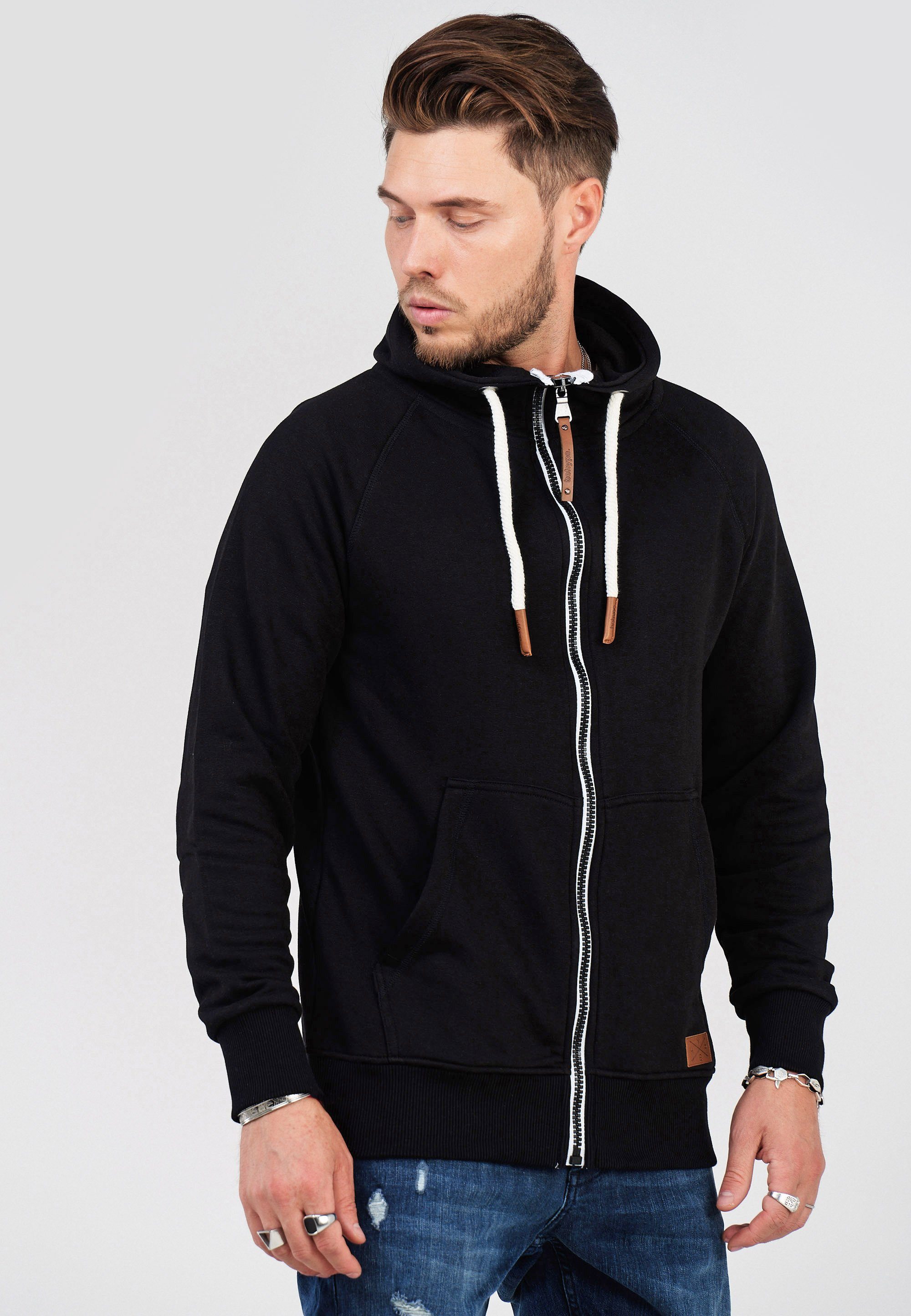 behype Kapuzensweatshirt SWANTON mit praktischer Kapuze