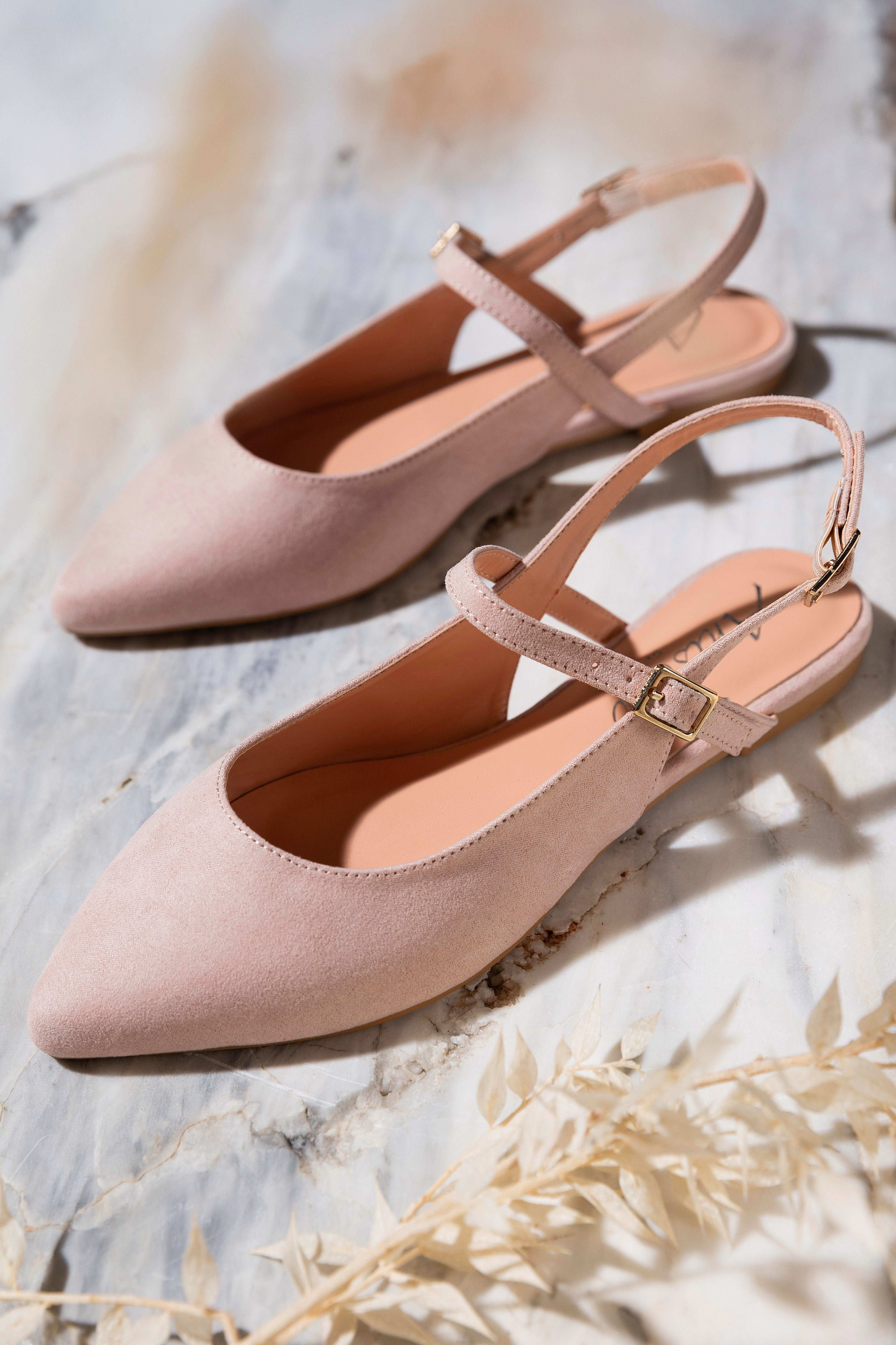 Aniston SHOES Slingpumps Flat, Sommerschuh, Riemchensandale - schmale Form