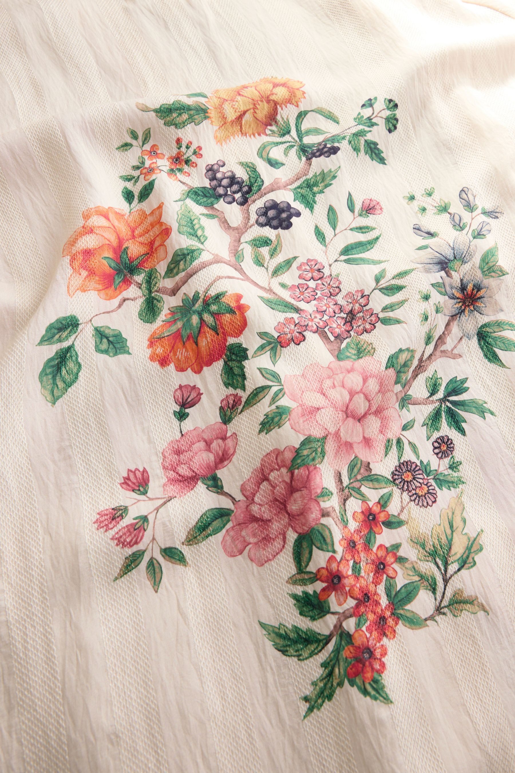 LAURA ASHLEY Damenbademantel Laura Ashley Ellenbrook Satin-Morgenmantel, Viskose (Livaeco), Polyamid