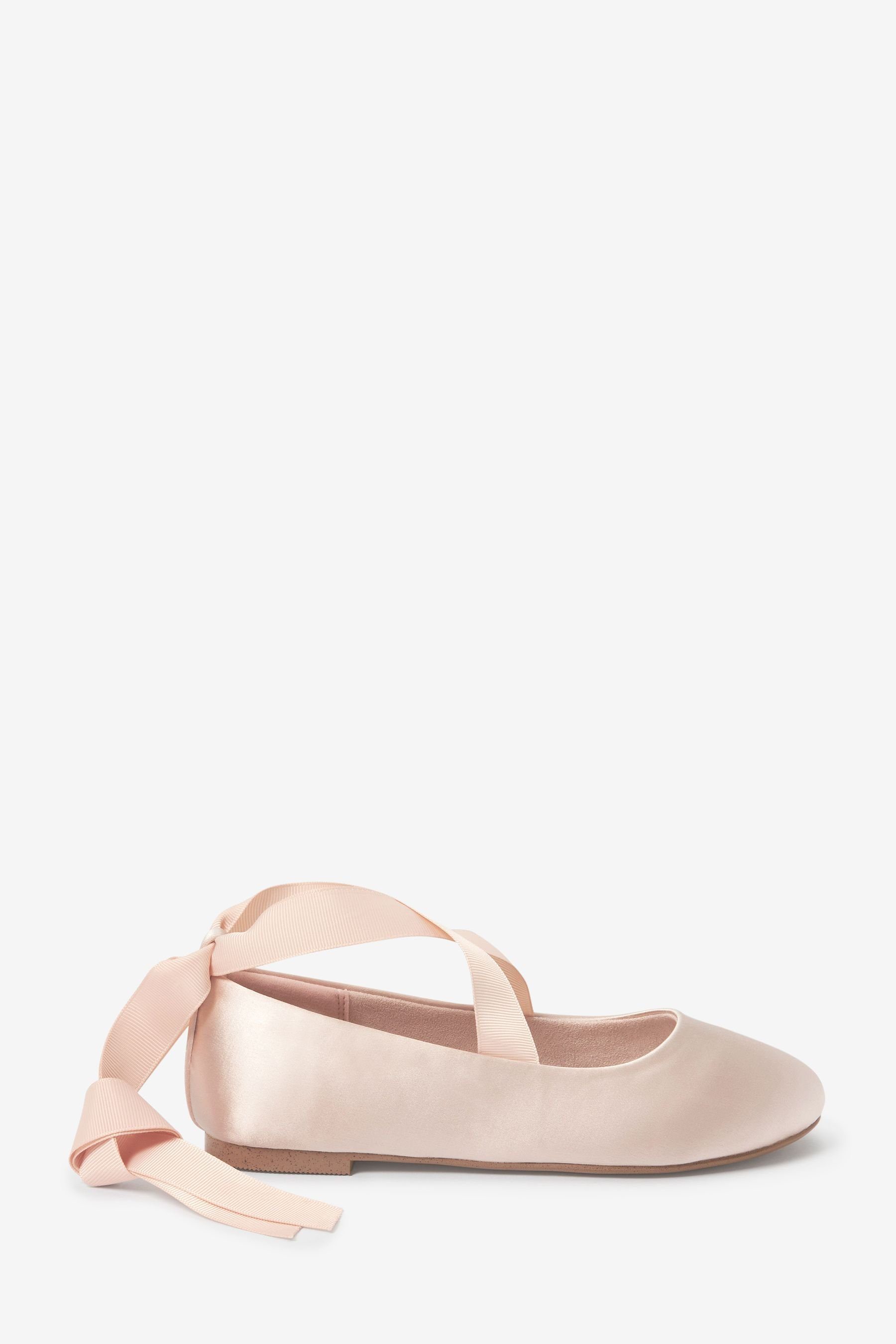 Next Festliche Schuhe mit Ballettschnürung Ballerina (1-tlg) Nougat Pink Satin (Stain Resistant)