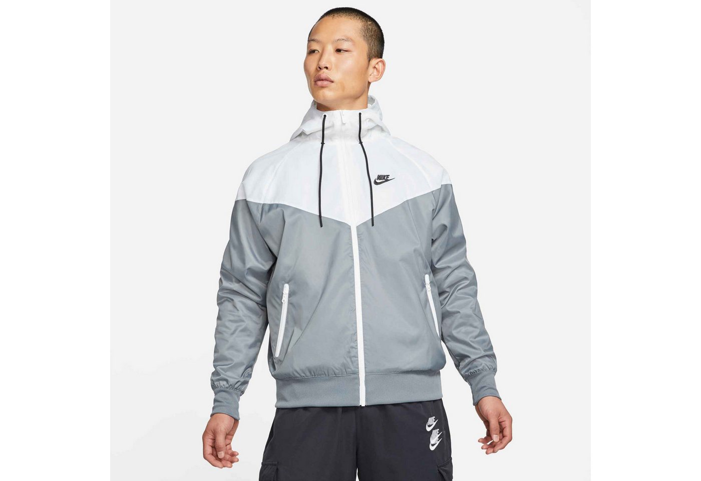 Nike Sportswear Windbreaker M NK WVN LND WR HD JKT mit Mesh-Futter, leichtes Material, normaler Schnitt