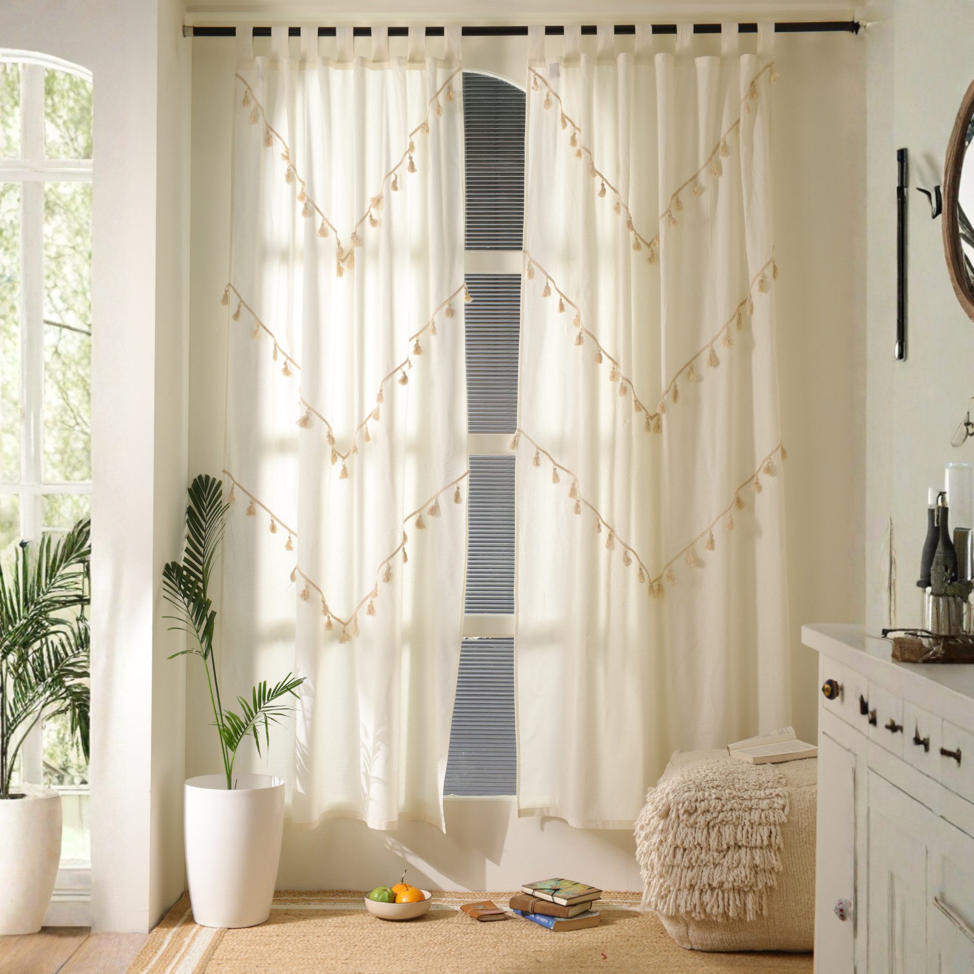 Karmandala Gardine Boho Vorhang mit Quasten Einfarbige Gardinen mit Fransen 2er-Set, Schlaufen, Moderne Boho Gardinen aus Baumwolle, Vorhang Set mit Aufhängeschlaufen