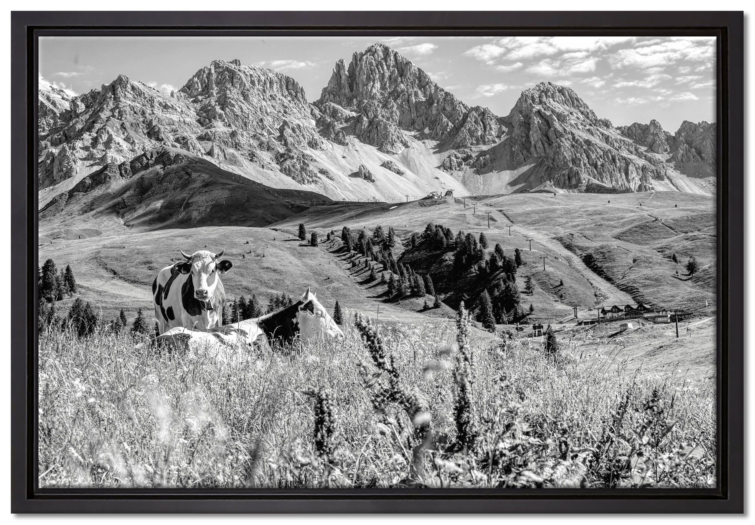 Pixxprint Leinwandbild Alpenszene mit Kühen auf grüner Wiese, Monochrome, Wanddekoration (1 St), Leinwandbild fertig bespannt, in einem Schattenfugen-Bilderrahmen gefasst, inkl. Zackenaufhänger