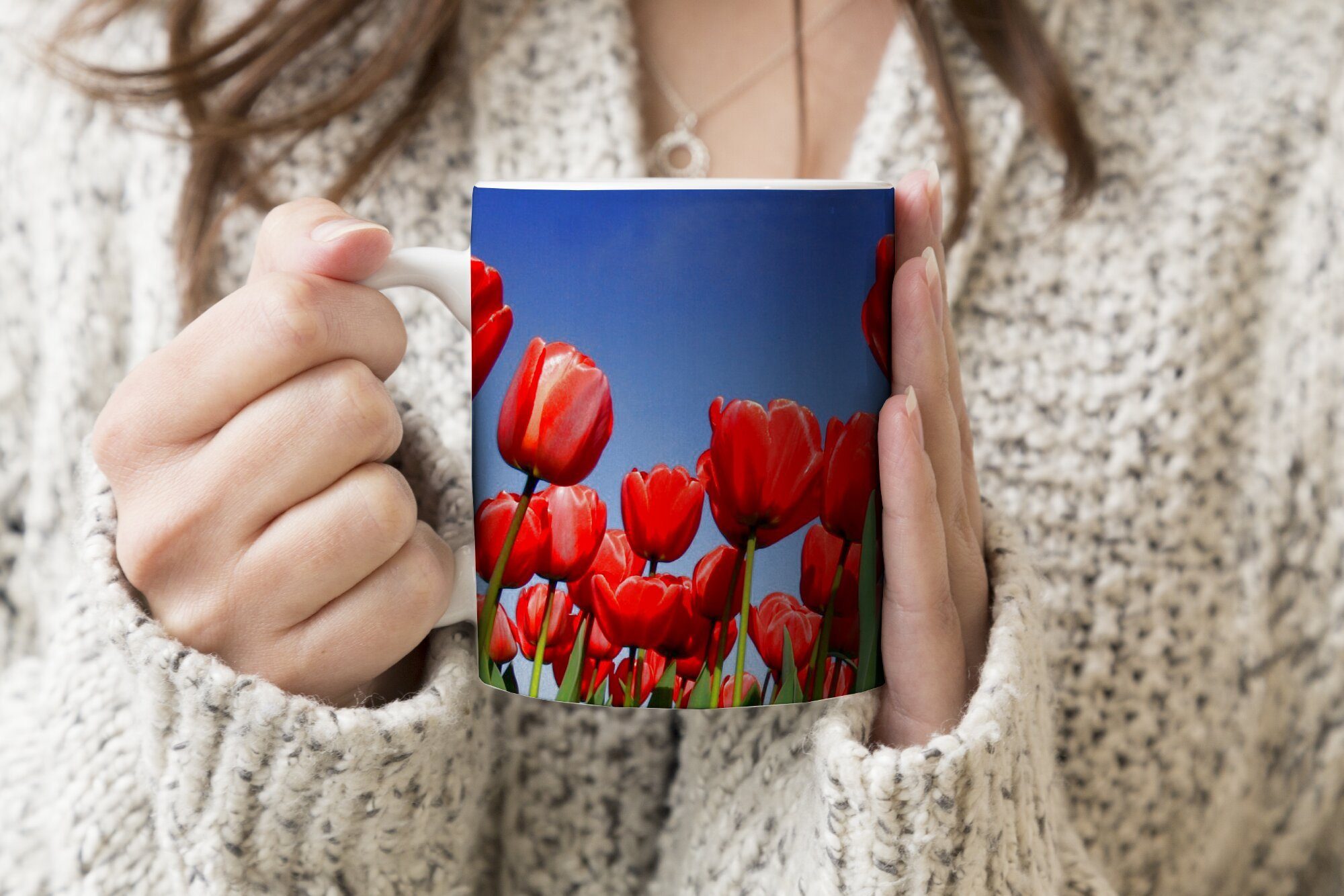 über Die Geschenk Teetasse, Teetasse, Tulpen, MuchoWow Kaffeetassen, Keramik, Tasse Sonne die roten scheint Becher,
