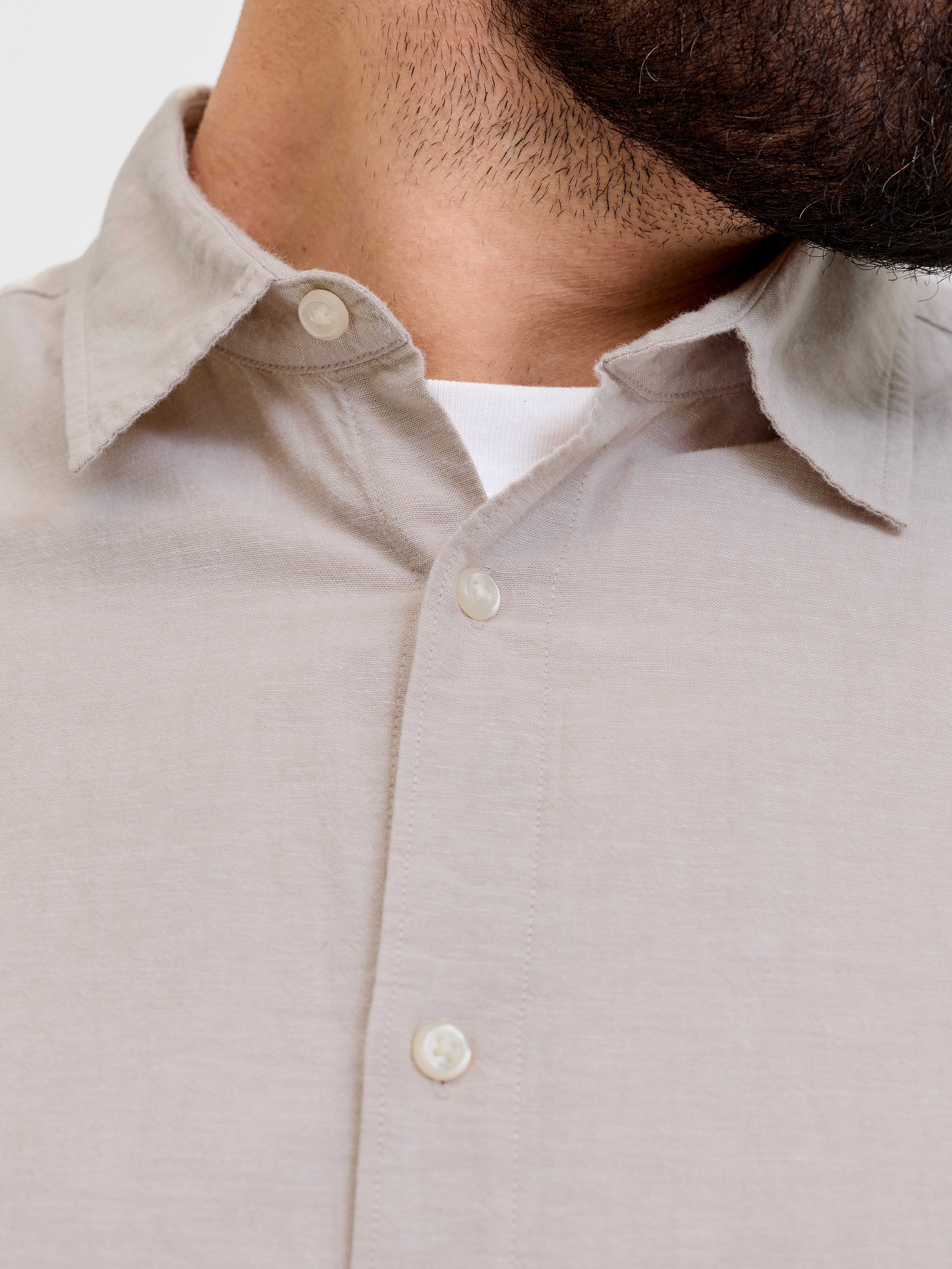 Jack & Jones PlusSize Kurzarmhemd JJEBREEZE LINEN BLEND SHIRT S/S SN PLS mit Leinen, regular fit – Bild 3 von 5