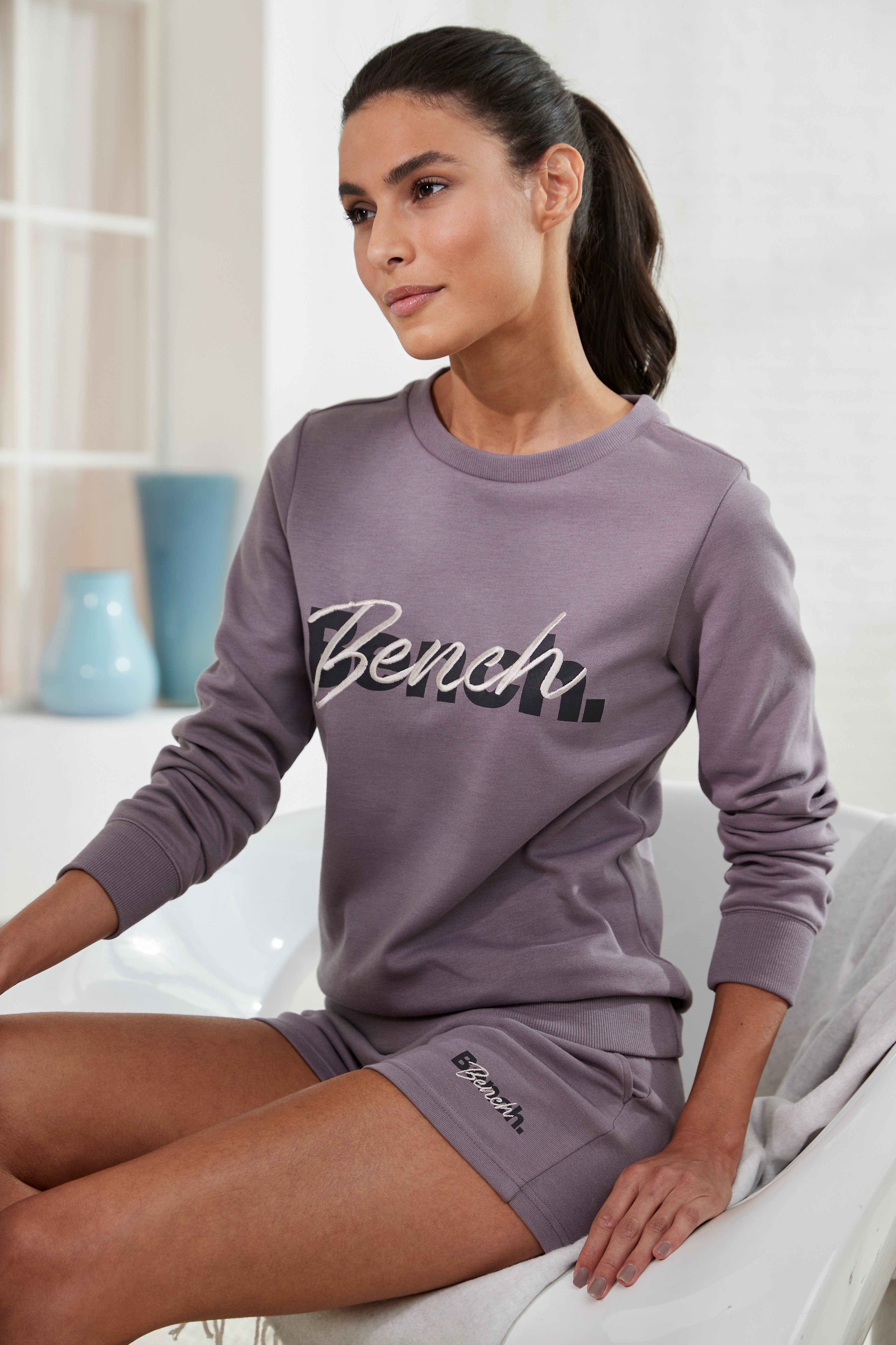 Bench. Loungewear Sweatshirt mit Logodruck und Stickerei, Loungeanzug