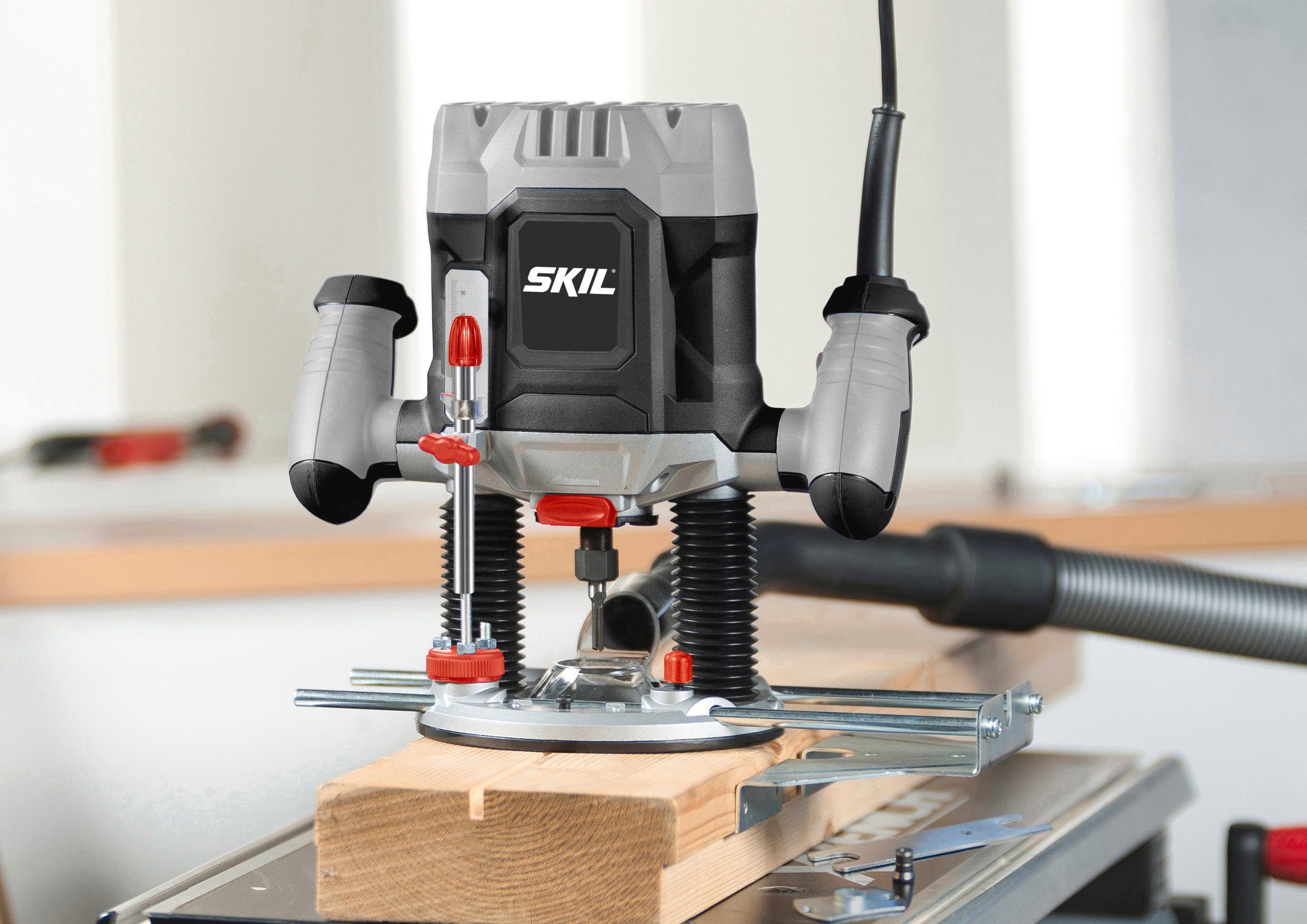 SKIL Akku-Fräse 1841AA, Oberfräse 1200W, Nutfräser, Tischfräse, Staubabsaugung
