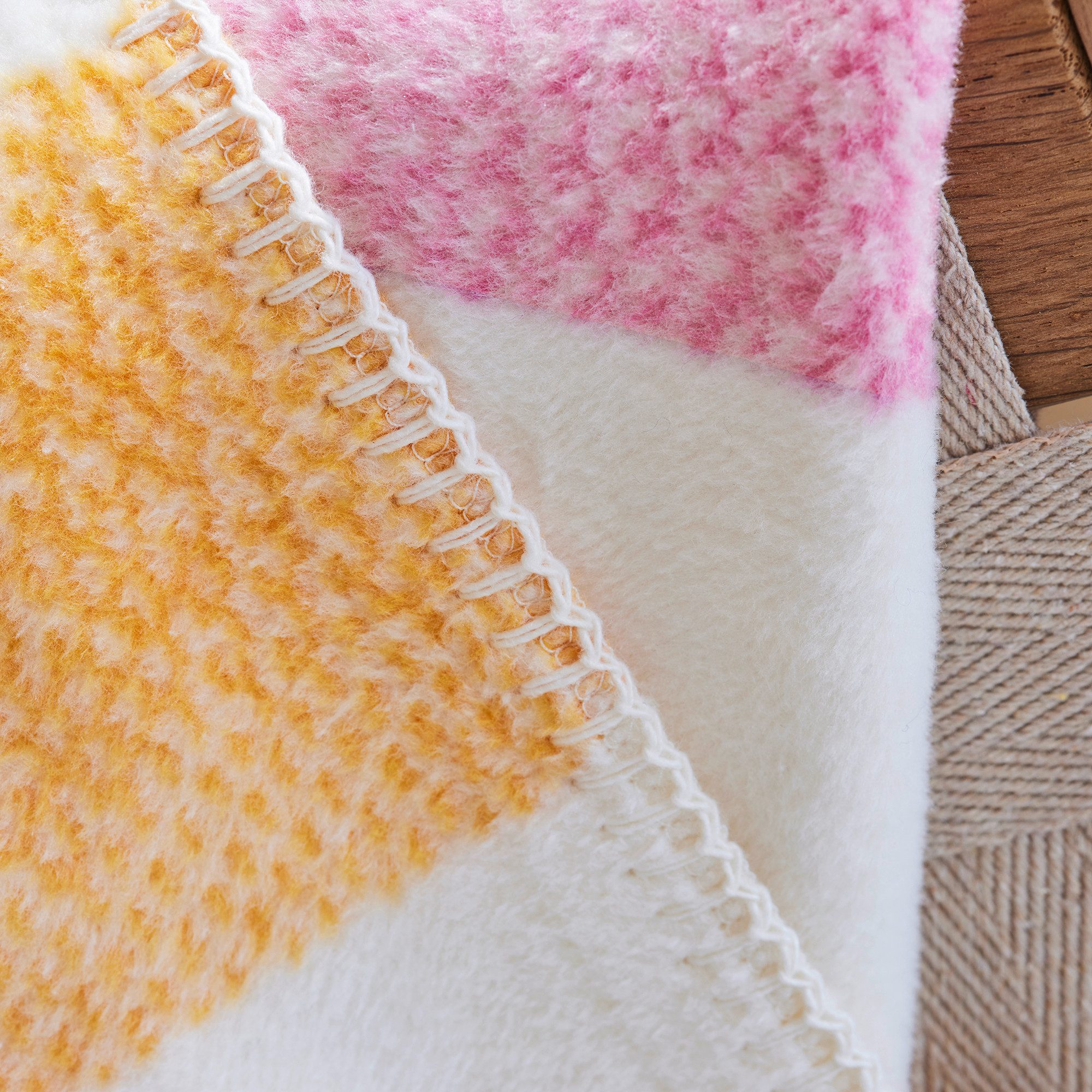 Wohndecke Wohndecke Telford, IBENA, mit sommerlichen Effektstreifen