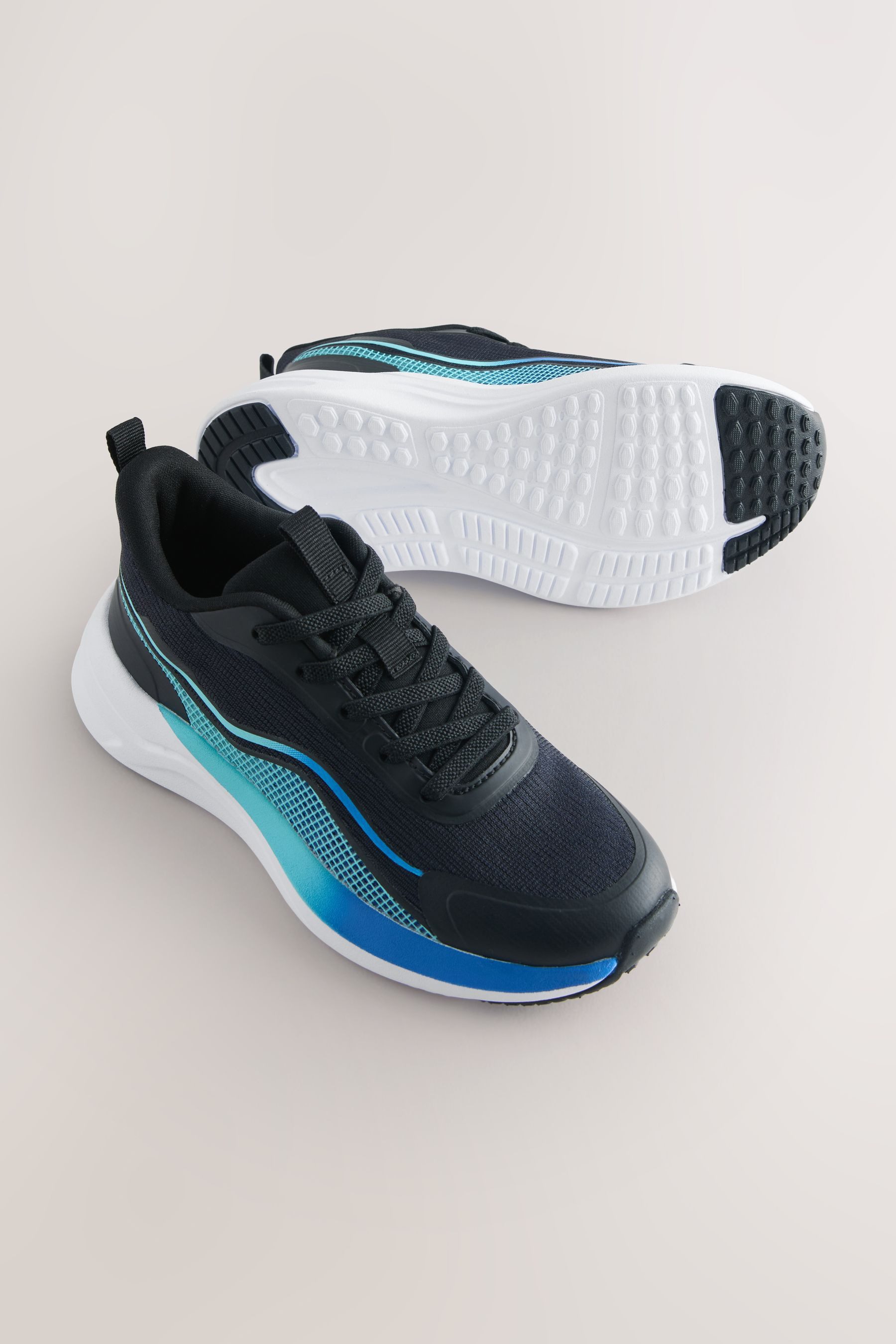 Next Elastischer Sportschuh mit Schnürung Sneaker (1-tlg)