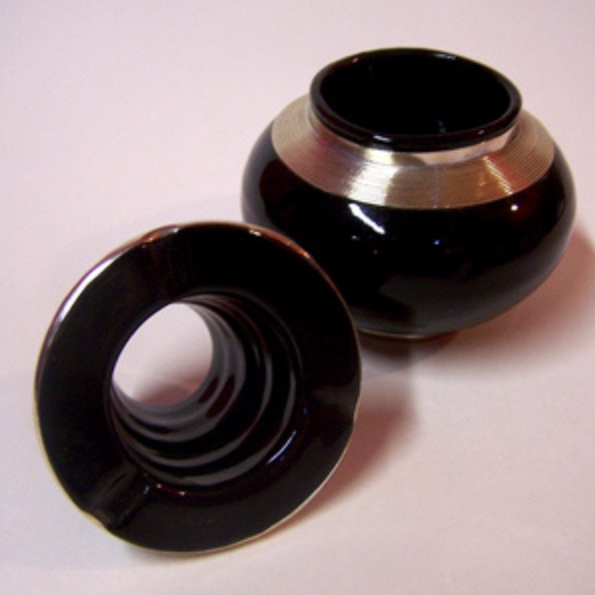 Marrakesch Orient & Mediterran Interior Aschenbecher Marokkanischer Aschenbecher Cariba Deko aus Keramik in Schwarz 11 cm, Handarbeit