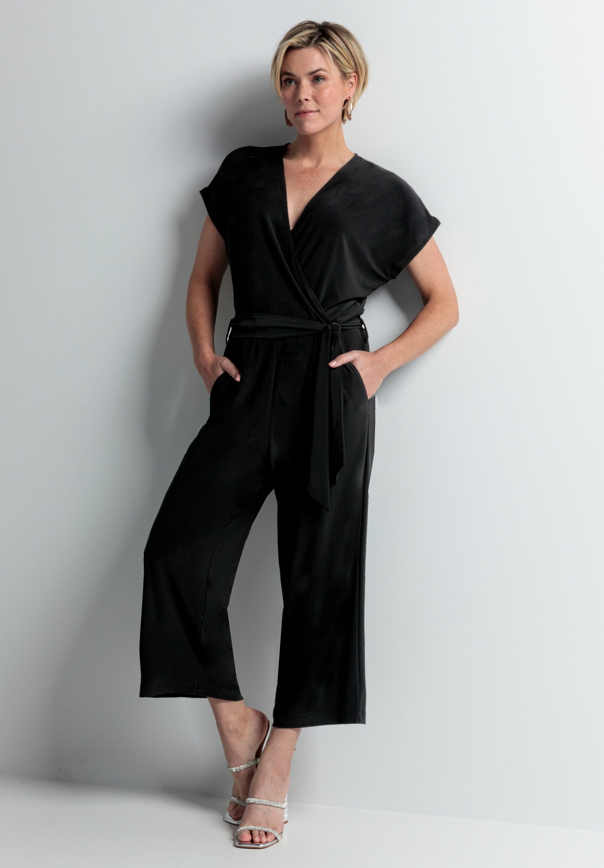 bianca Jumpsuit OVERALL in cleanem Look mit V-Neck