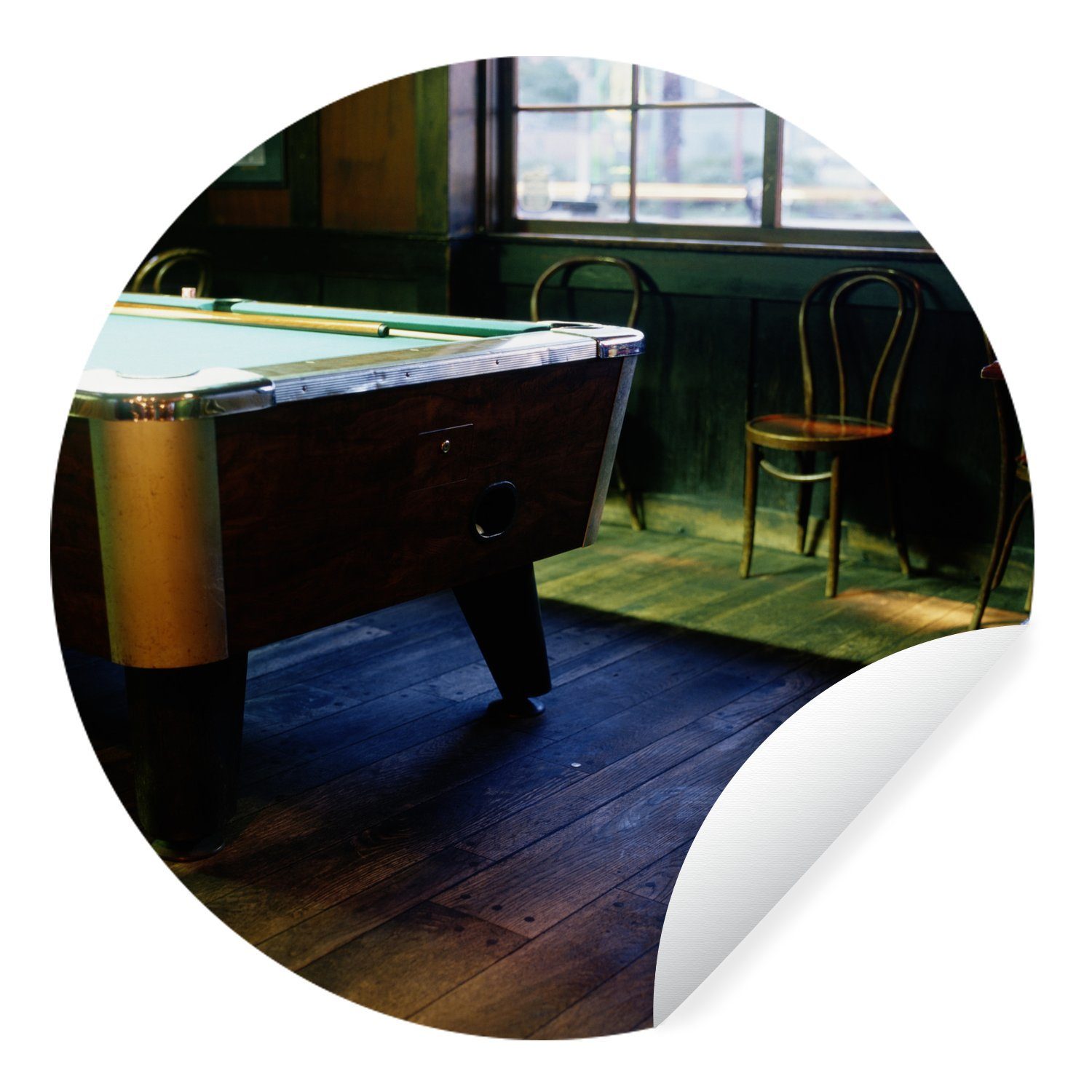 MuchoWow Wandsticker Ein Billardtisch steht in einer Kneipe (1 St), Tapetenkreis für Kinderzimmer, Tapetenaufkleber, Rund, Wohnzimmer | Wandtattoos