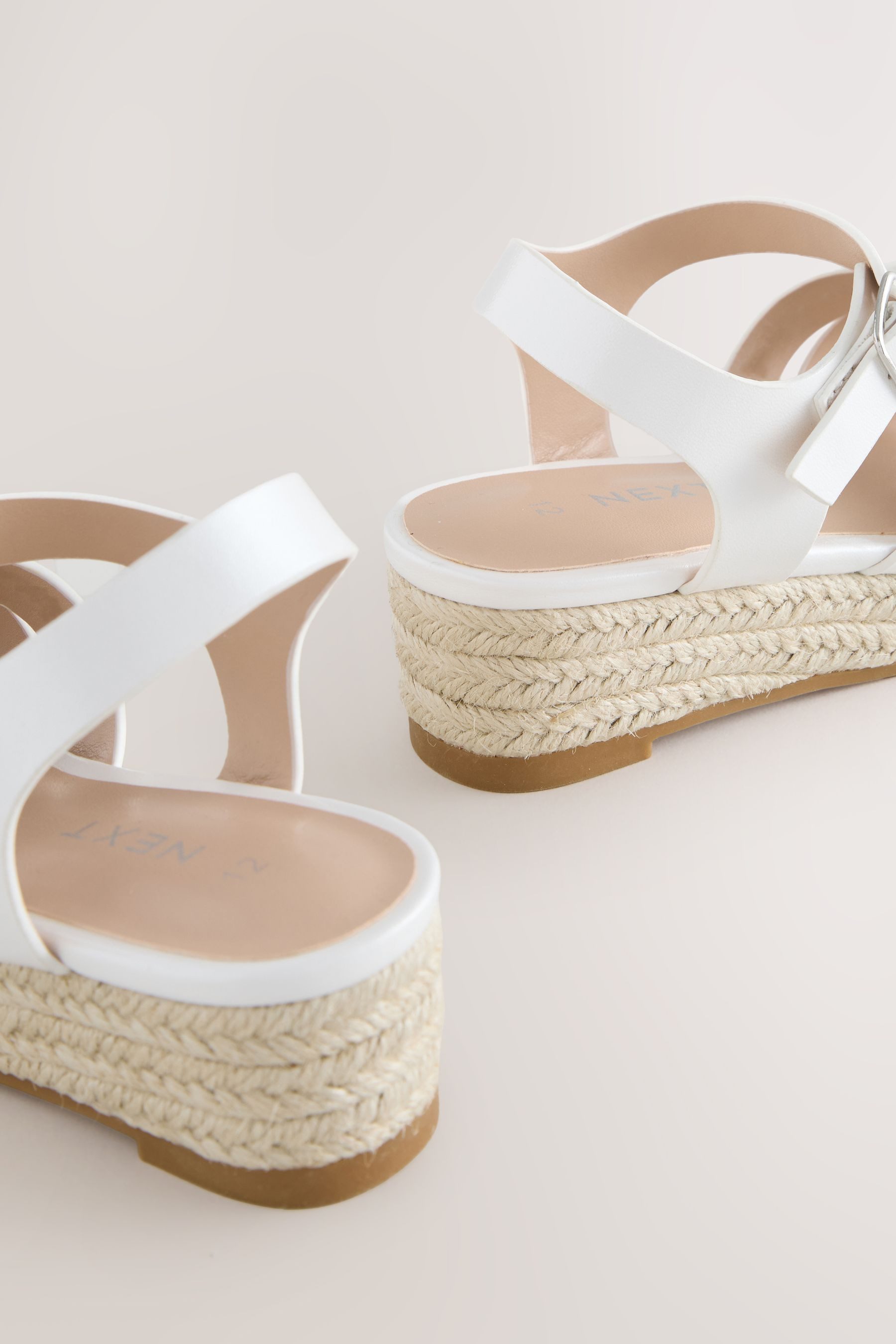 Next Keilabsatz-Sandalen in Weboptik Keilsandalette (1-tlg)