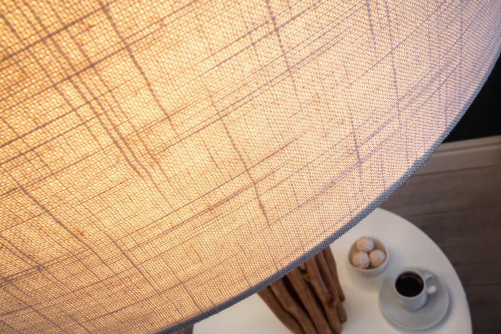 Wohnzimmer ohne Leuchtmittel, · 153cm · Handarbeit weiß, · Tisch riess-ambiente / Massivholz · natur Maritim Stehleuchte · Stehlampe SERVANT