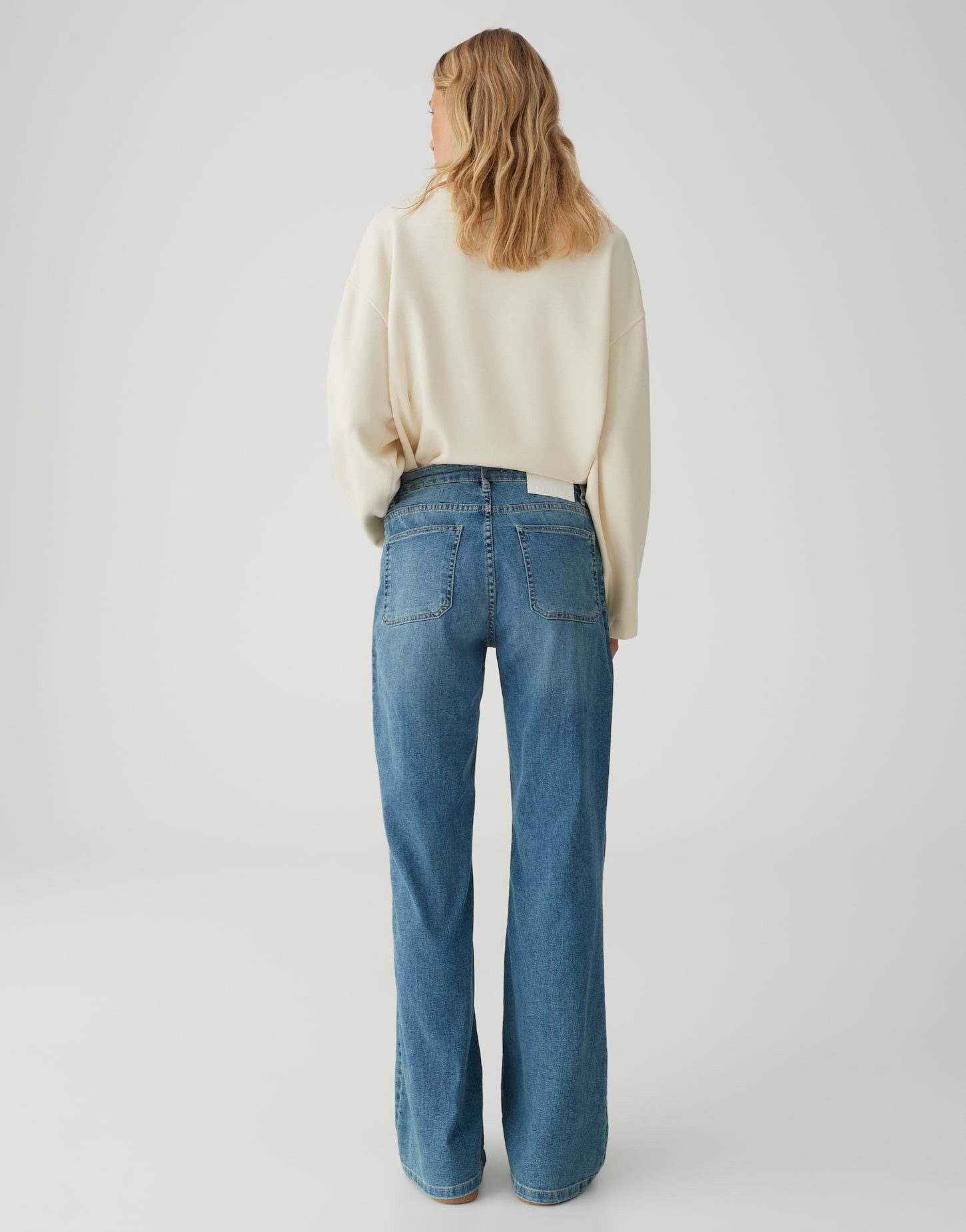 OPUS Bootcut-Jeans ELMA Flared Jeans mit Vintage Appeal Low Rise Leicht ausgestelltes Bein, eckige Taschen, verdeckter Zip-Fly