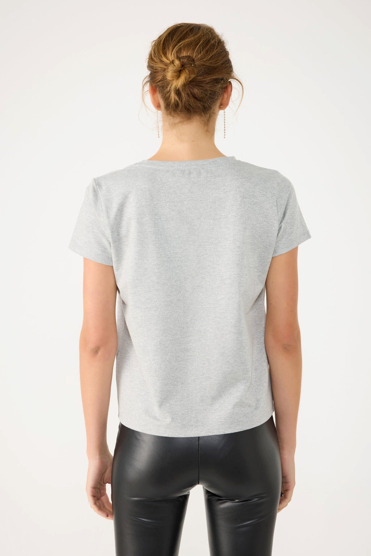 No Matter What T-Shirt Glänzendes Basic-T-Shirt mit V-Ausschnitt